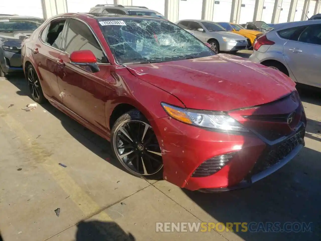 1 Photograph of a damaged car 4T1K61AK2LU386121 TOYOTA CAMRY 2020