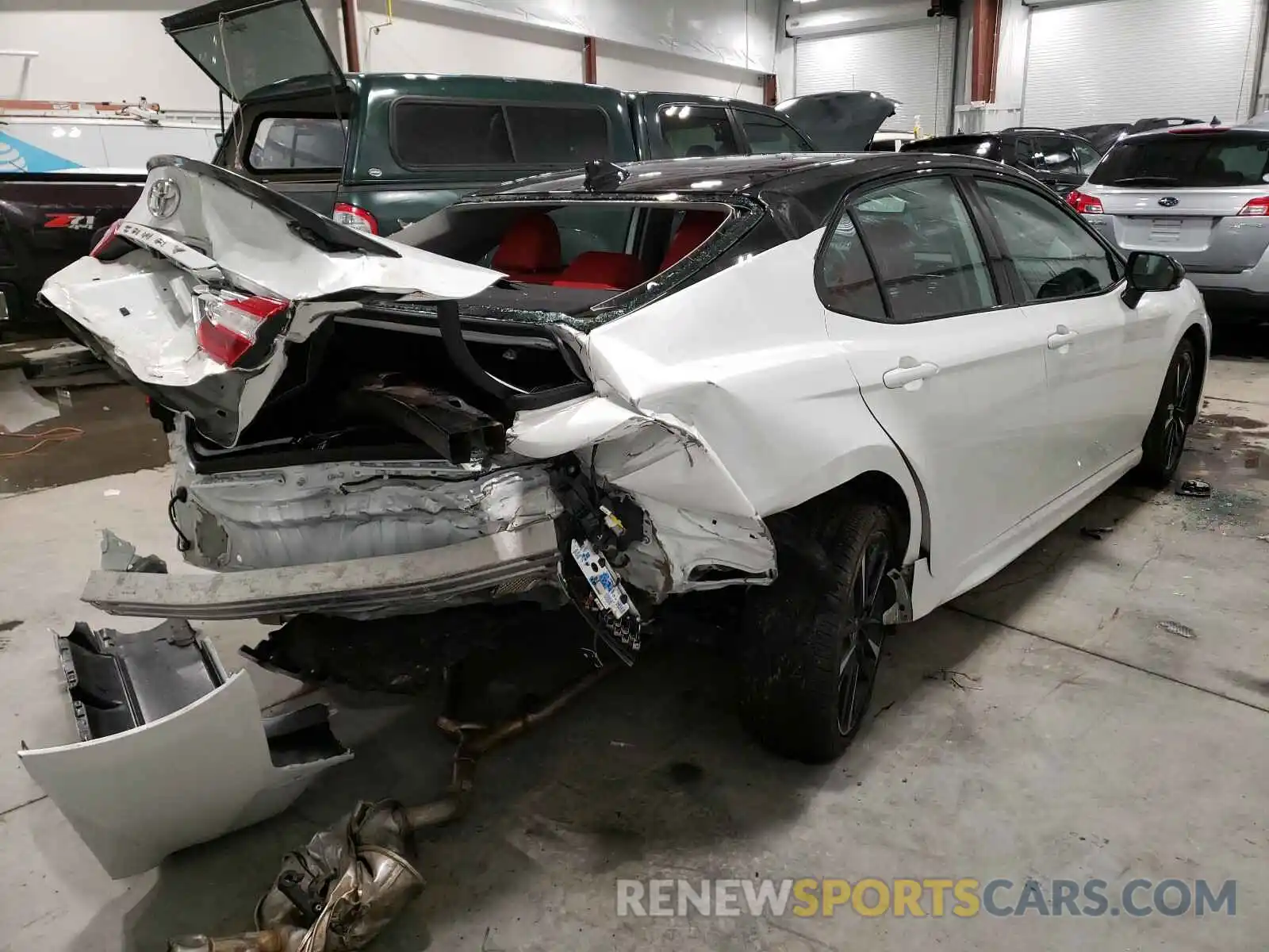 4 Photograph of a damaged car 4T1K61AK2LU396485 TOYOTA CAMRY 2020