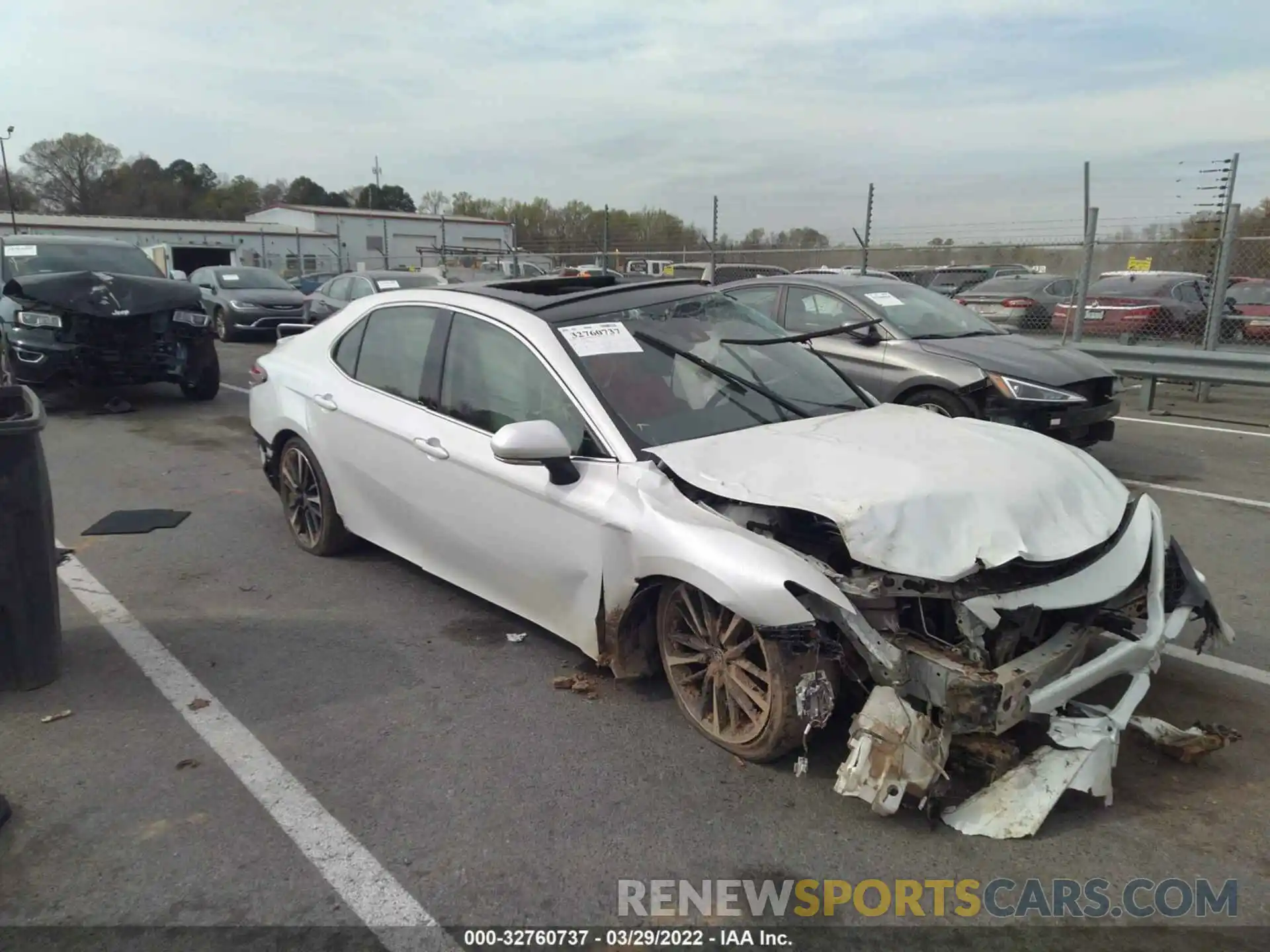 1 Photograph of a damaged car 4T1K61AK2LU398043 TOYOTA CAMRY 2020