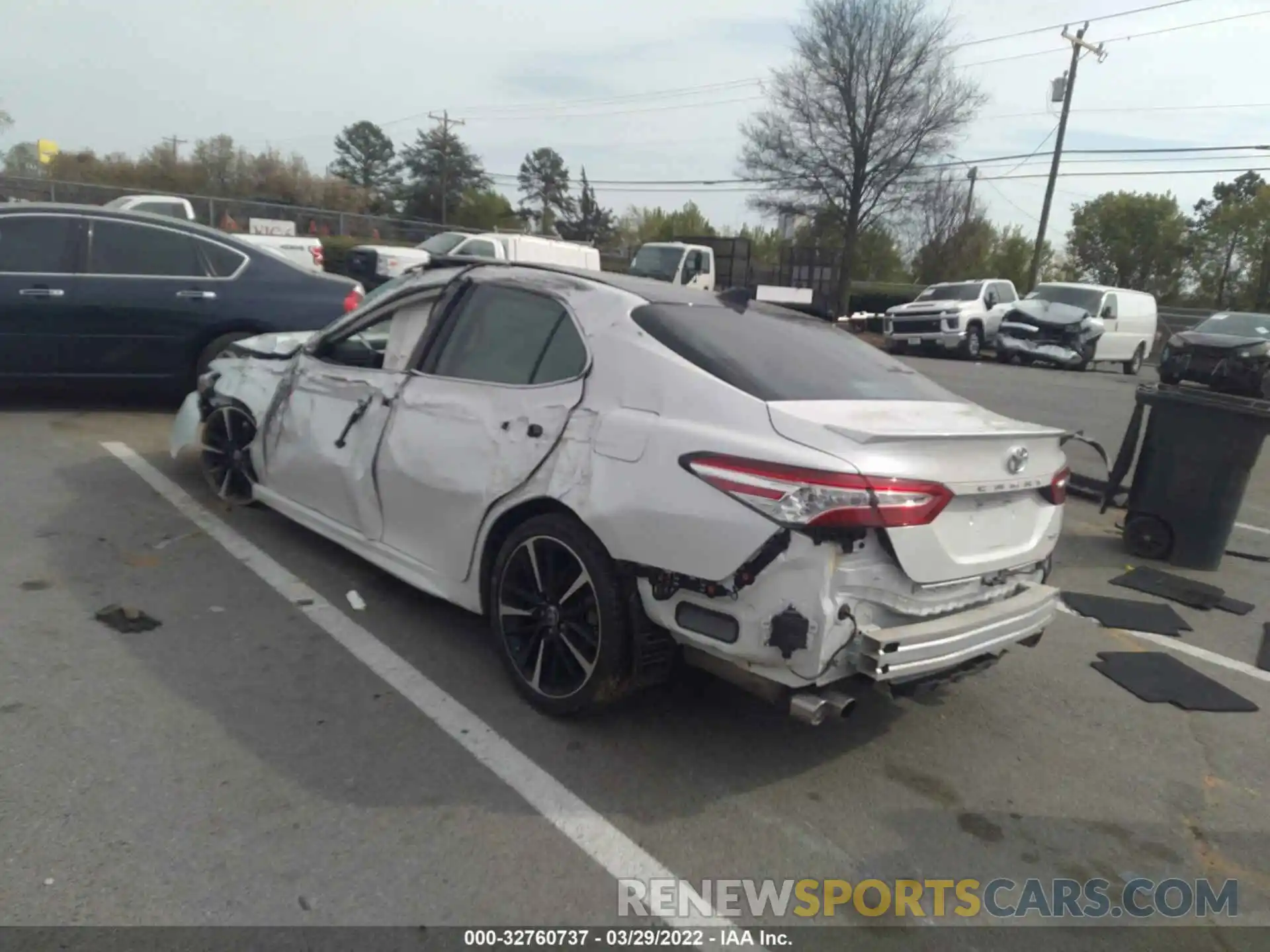 3 Photograph of a damaged car 4T1K61AK2LU398043 TOYOTA CAMRY 2020