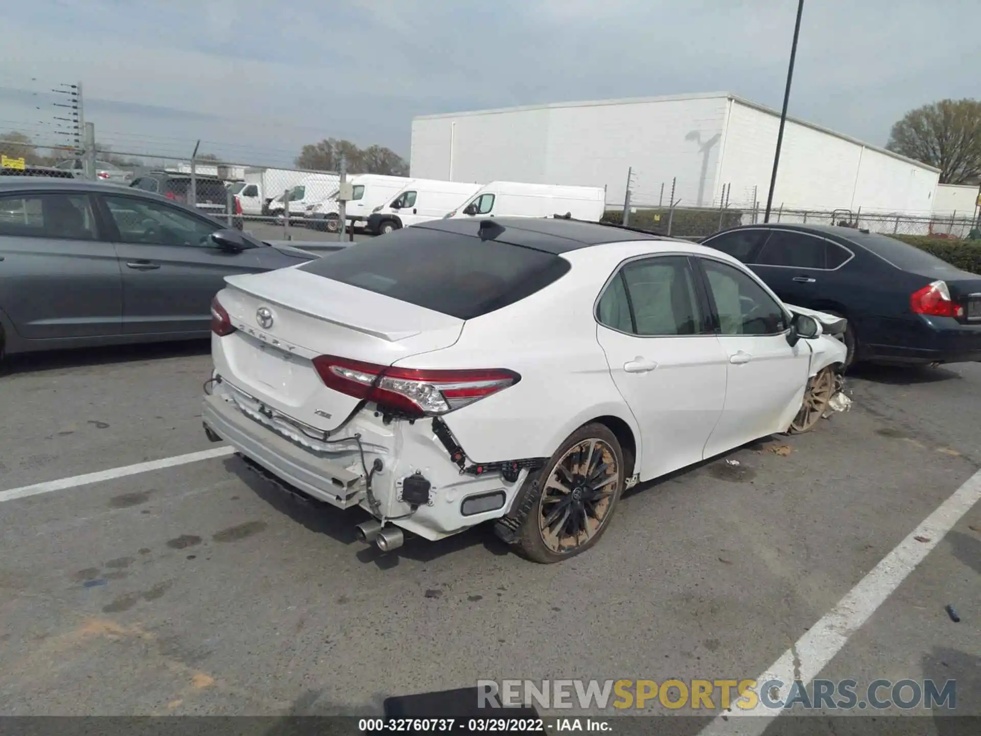 4 Photograph of a damaged car 4T1K61AK2LU398043 TOYOTA CAMRY 2020