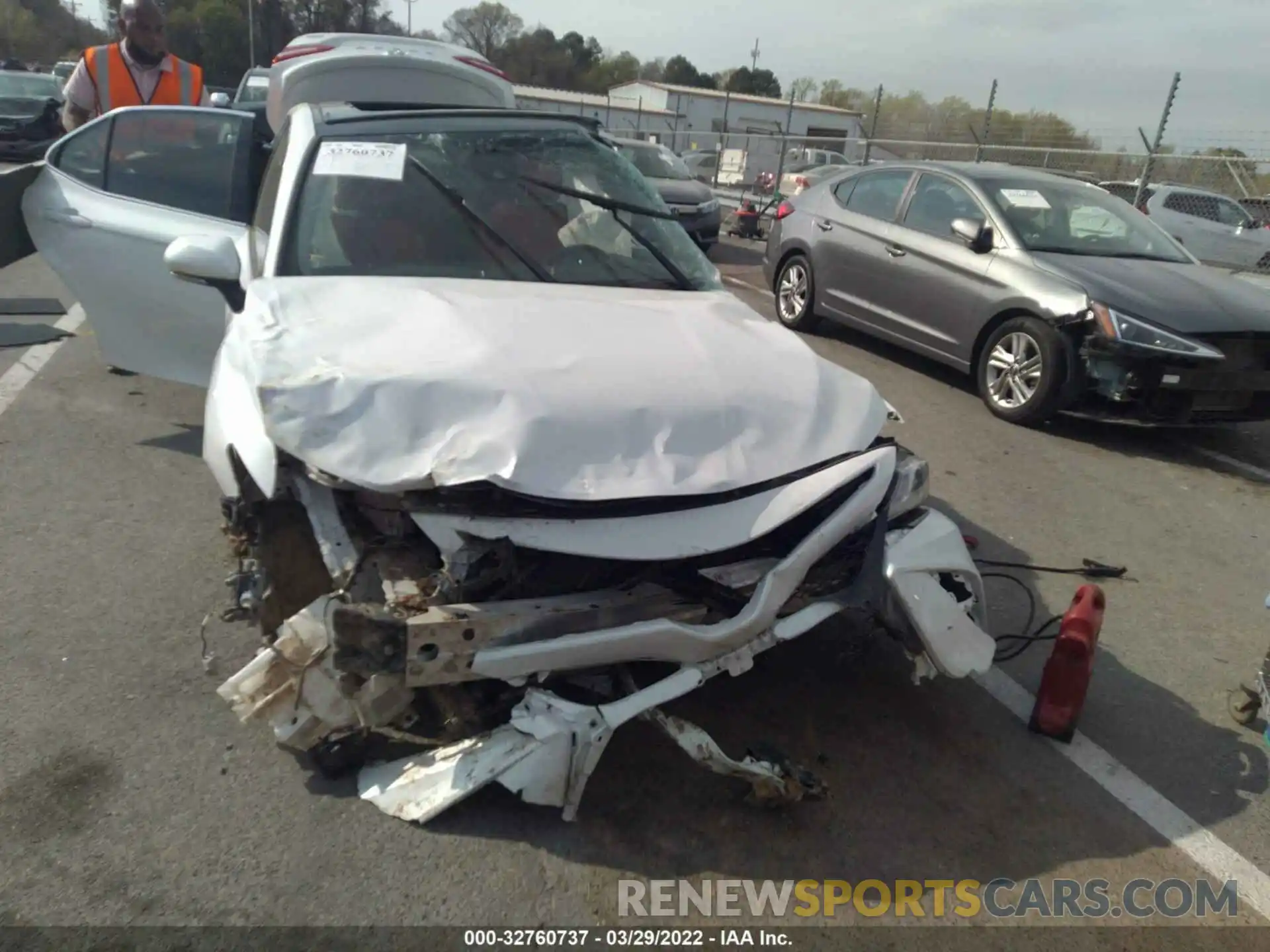 6 Photograph of a damaged car 4T1K61AK2LU398043 TOYOTA CAMRY 2020