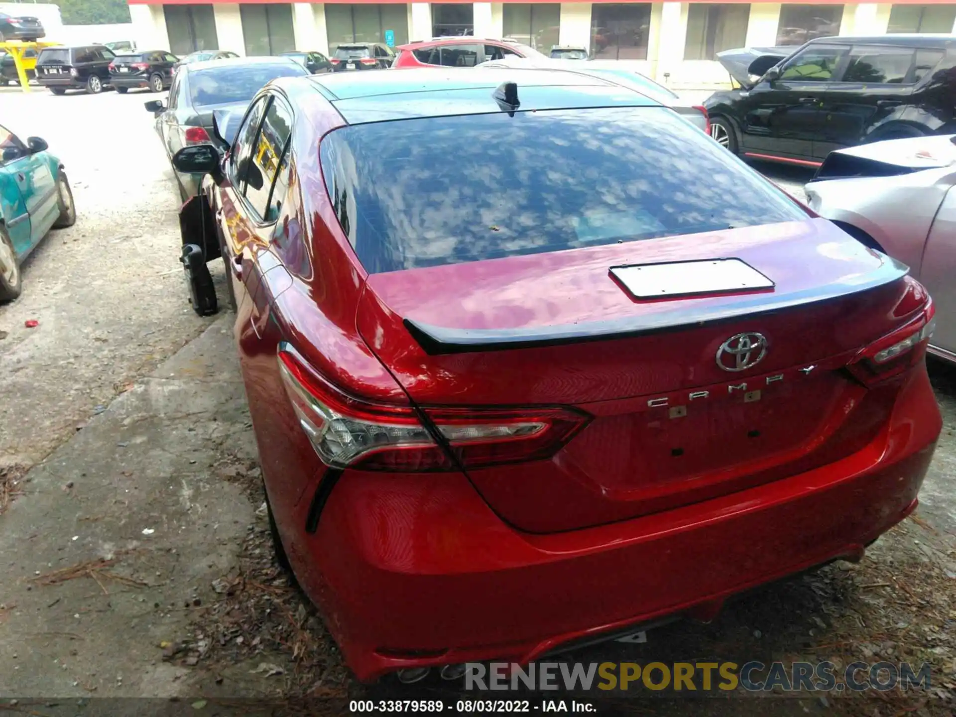 3 Photograph of a damaged car 4T1K61AK2LU401135 TOYOTA CAMRY 2020