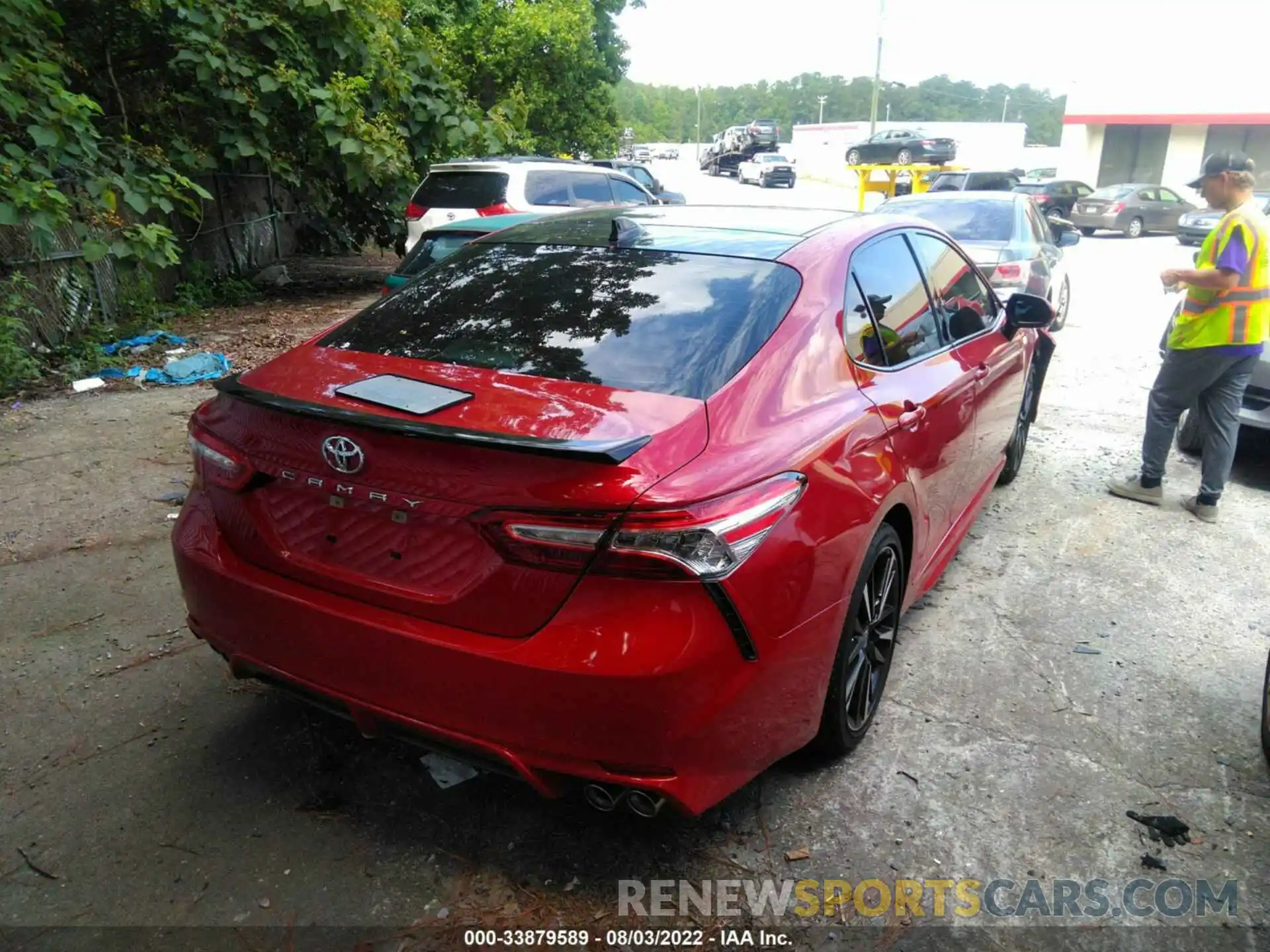 4 Photograph of a damaged car 4T1K61AK2LU401135 TOYOTA CAMRY 2020