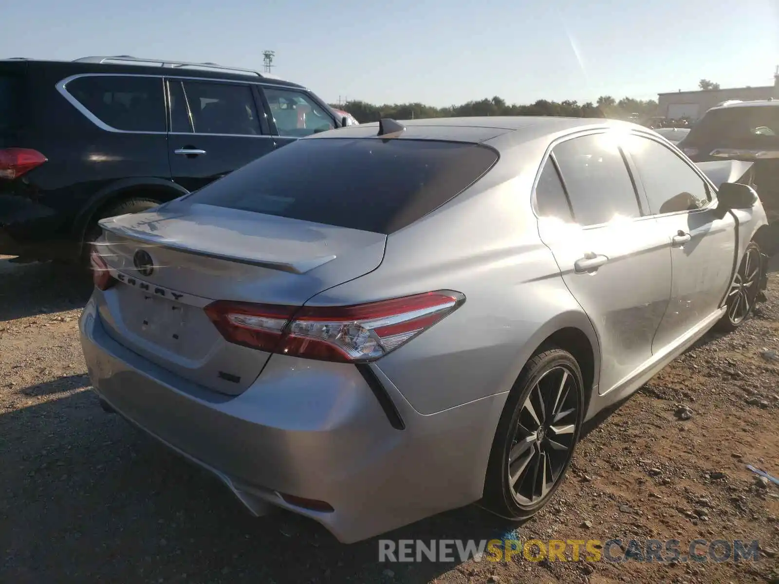 4 Photograph of a damaged car 4T1K61AK2LU500179 TOYOTA CAMRY 2020