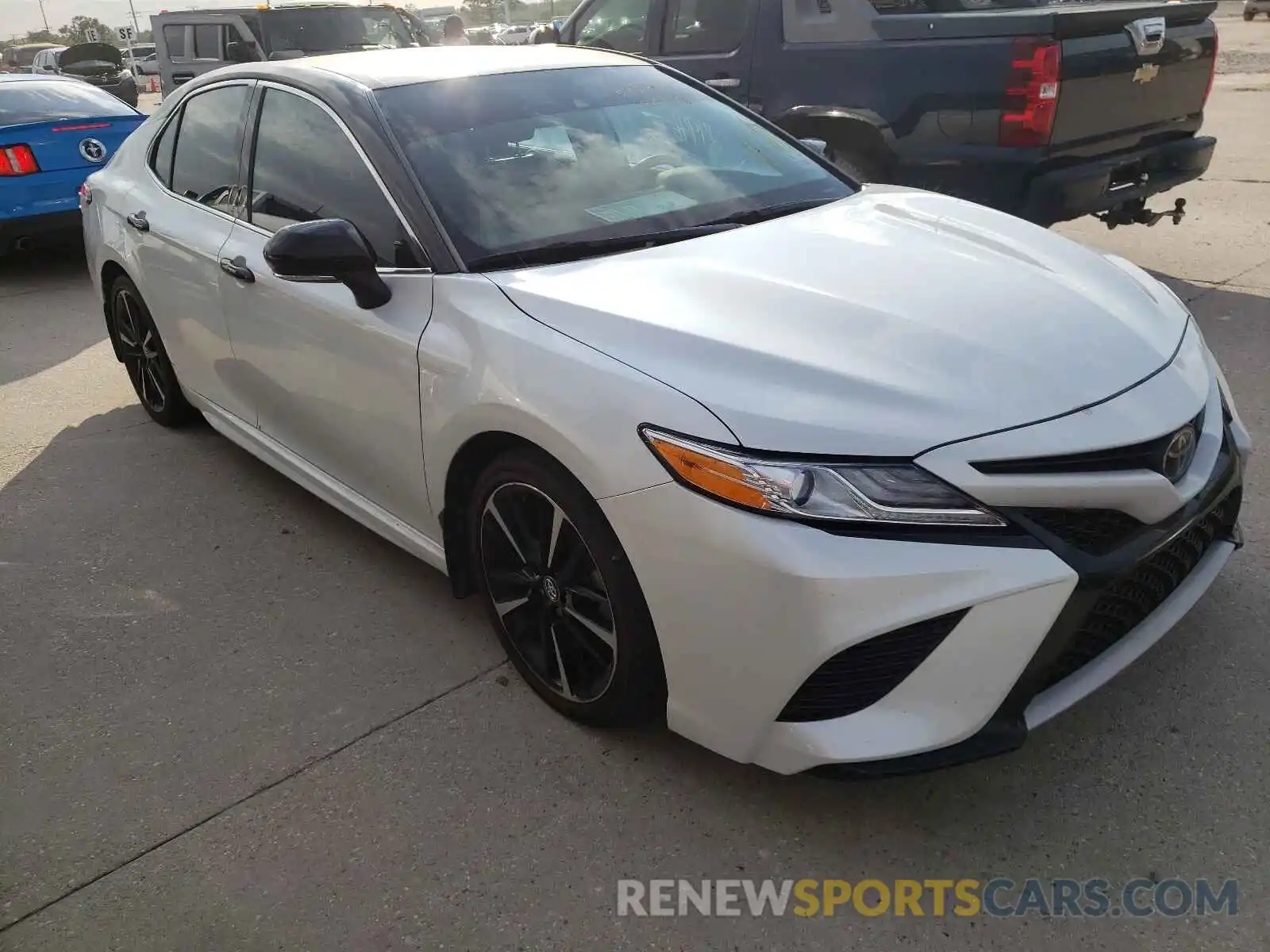 1 Photograph of a damaged car 4T1K61AK2LU858186 TOYOTA CAMRY 2020