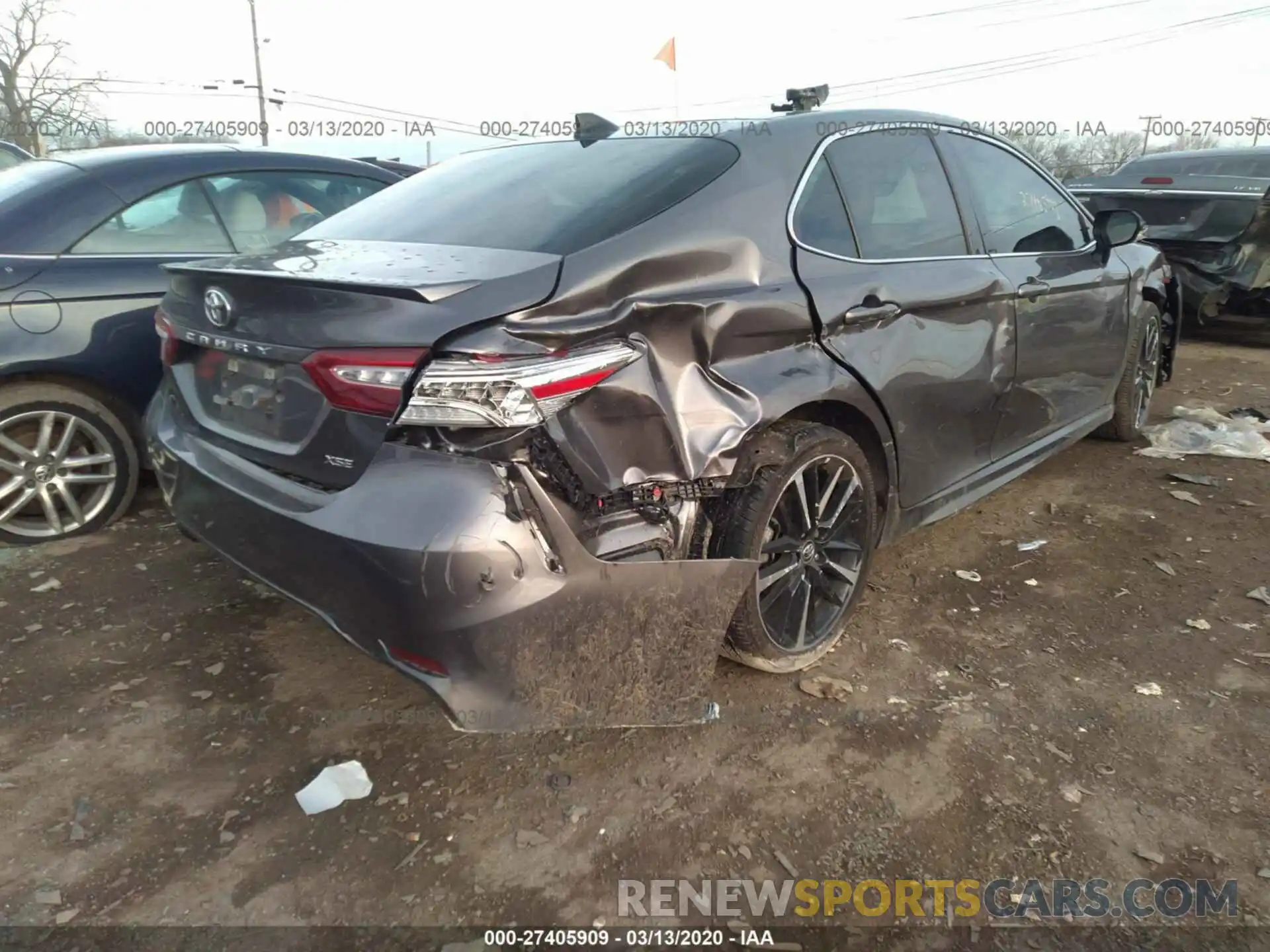 4 Photograph of a damaged car 4T1K61AK2LU871732 TOYOTA CAMRY 2020