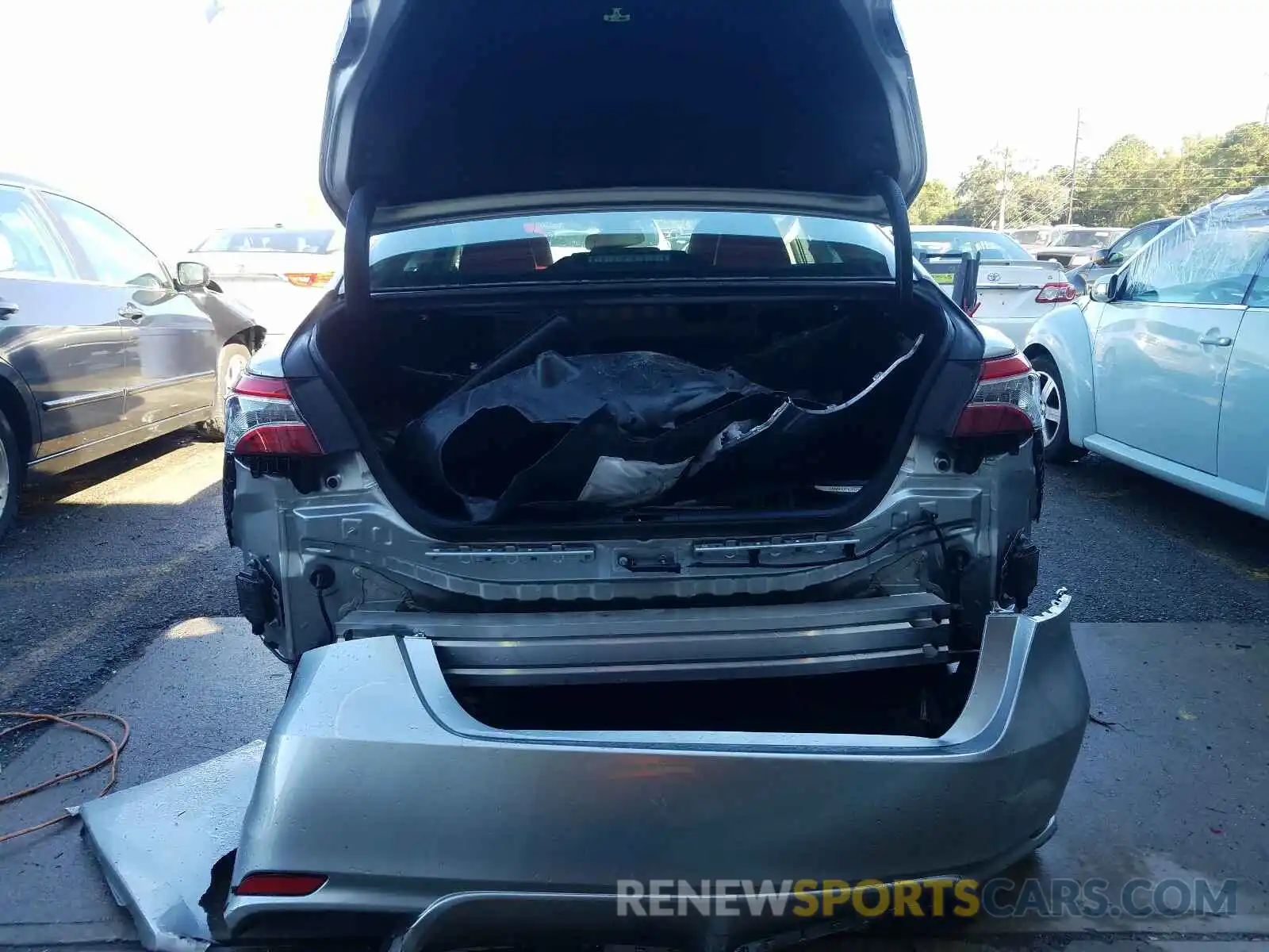 9 Photograph of a damaged car 4T1K61AK2LU885694 TOYOTA CAMRY 2020