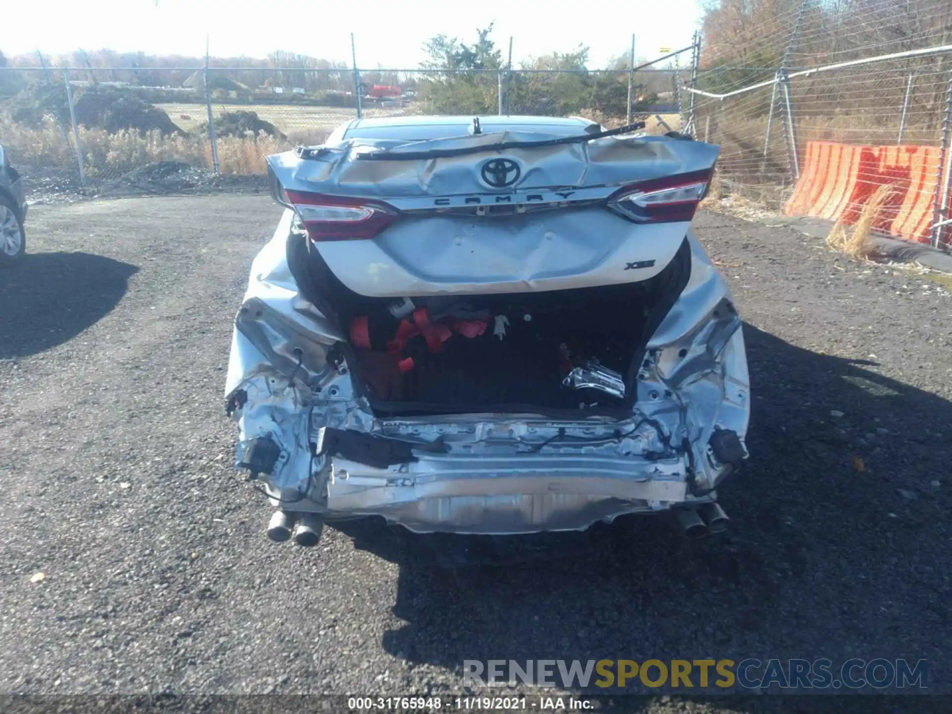 6 Photograph of a damaged car 4T1K61AK2LU885775 TOYOTA CAMRY 2020