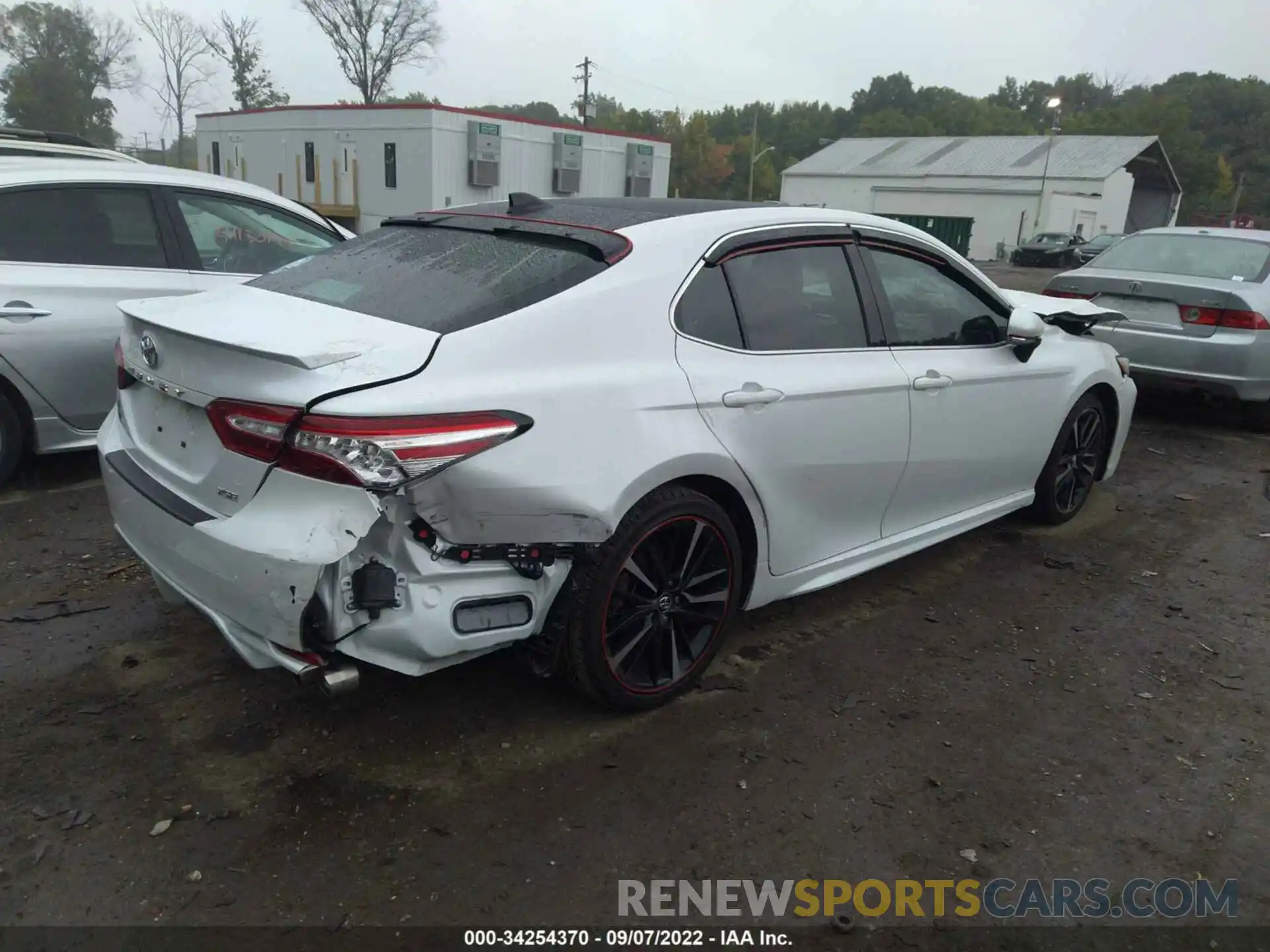 4 Photograph of a damaged car 4T1K61AK2LU903305 TOYOTA CAMRY 2020