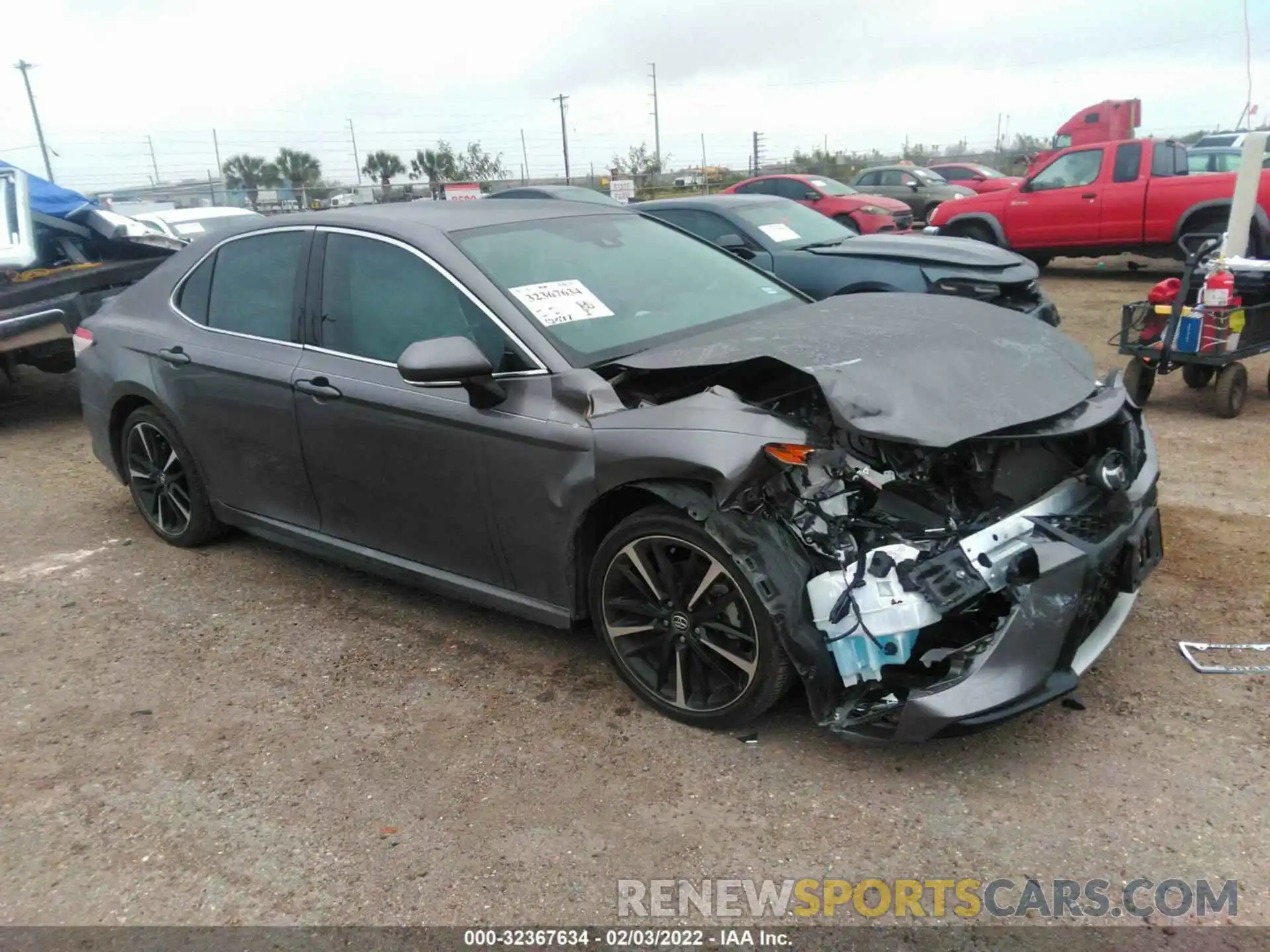 1 Photograph of a damaged car 4T1K61AK2LU909833 TOYOTA CAMRY 2020