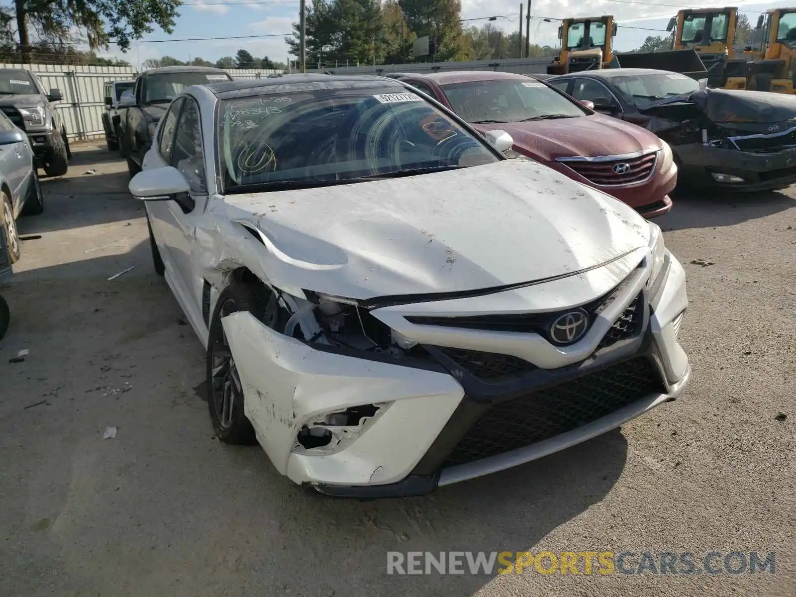 1 Photograph of a damaged car 4T1K61AK2LU925207 TOYOTA CAMRY 2020