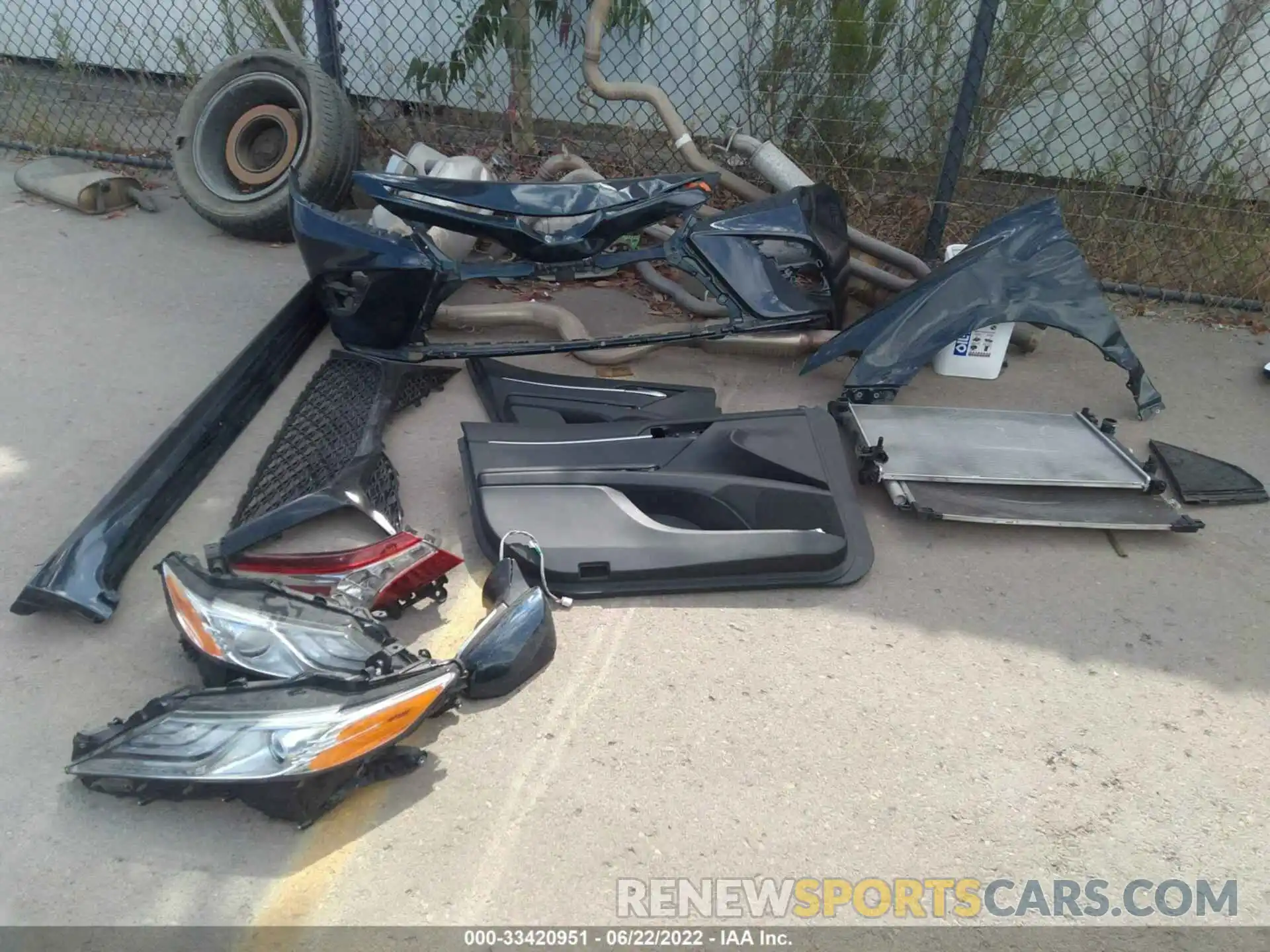 12 Photograph of a damaged car 4T1K61AK2LU934053 TOYOTA CAMRY 2020