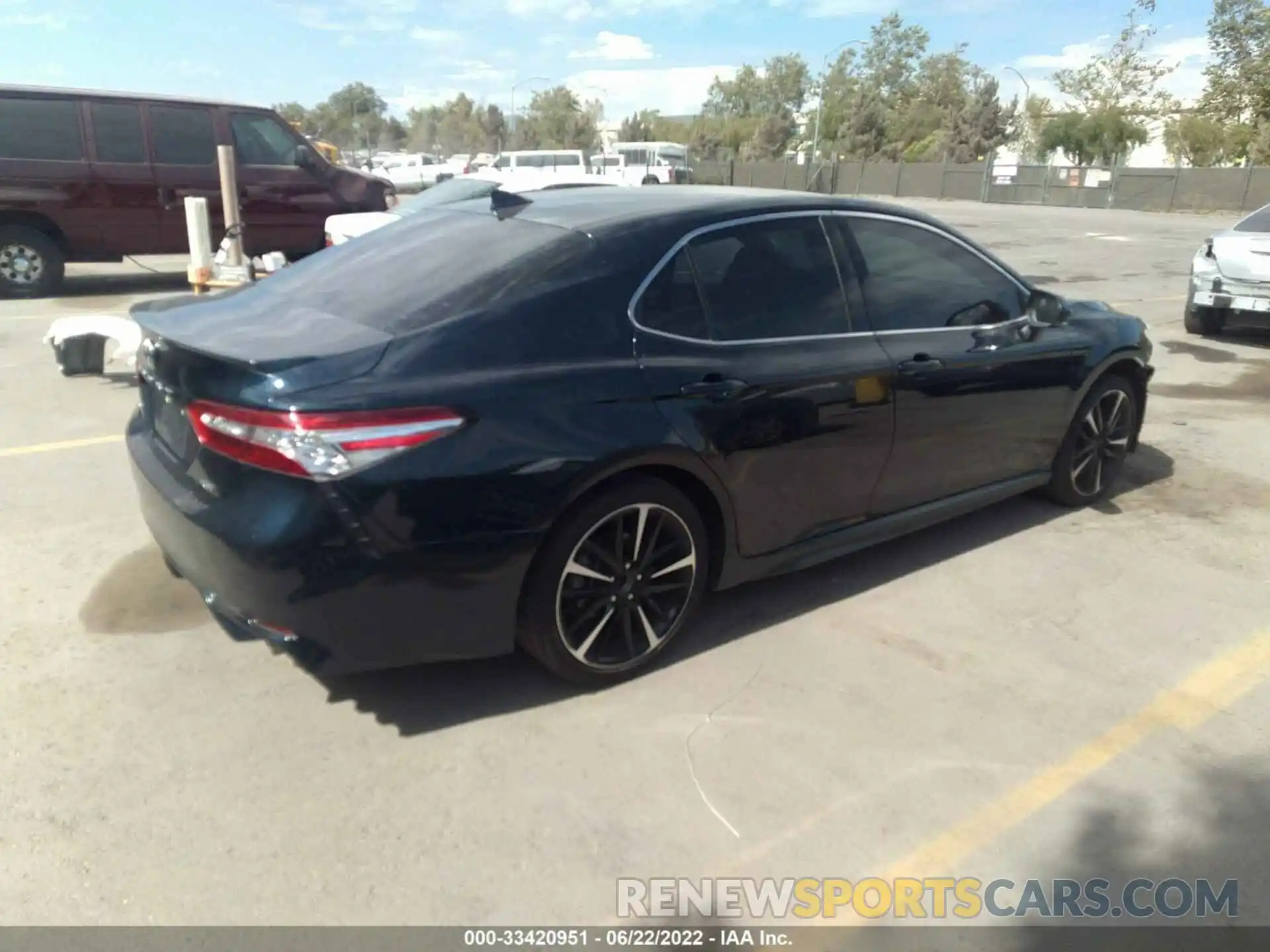 4 Photograph of a damaged car 4T1K61AK2LU934053 TOYOTA CAMRY 2020