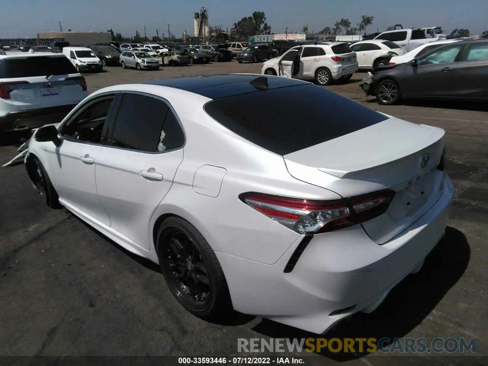 3 Photograph of a damaged car 4T1K61AK2LU936708 TOYOTA CAMRY 2020