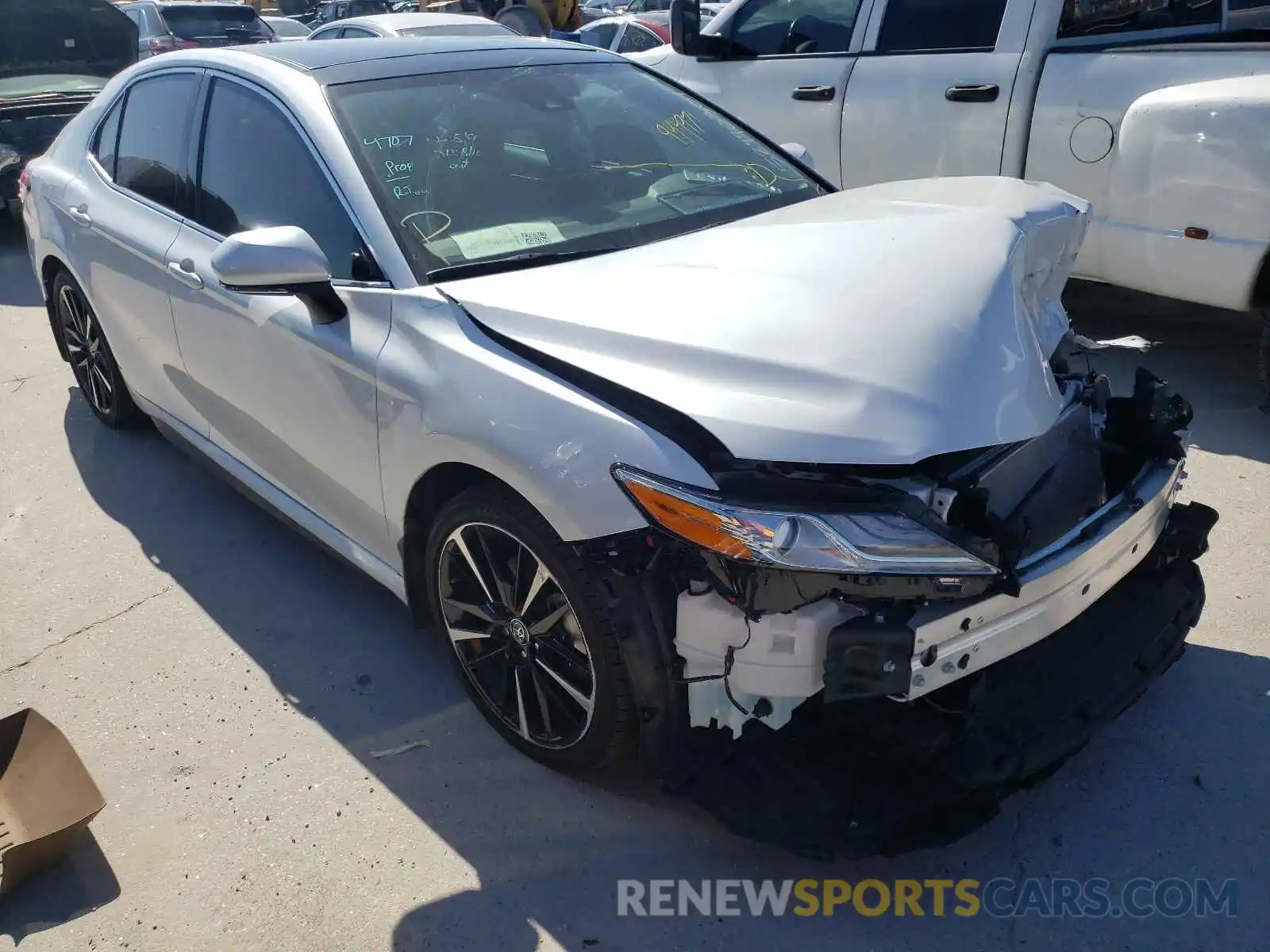 1 Photograph of a damaged car 4T1K61AK2LU944971 TOYOTA CAMRY 2020