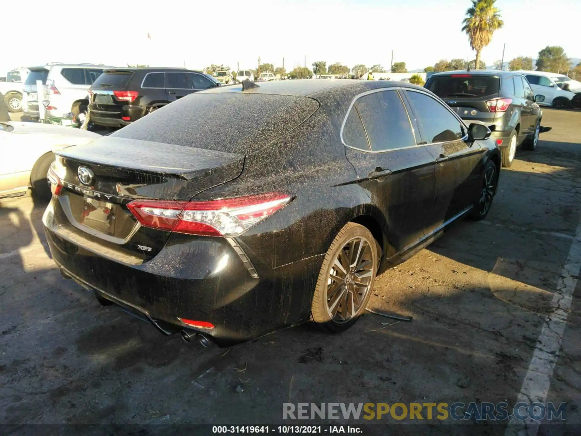 4 Photograph of a damaged car 4T1K61AK2LU967036 TOYOTA CAMRY 2020