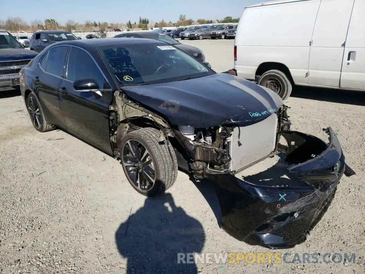 1 Photograph of a damaged car 4T1K61AK2LU970860 TOYOTA CAMRY 2020