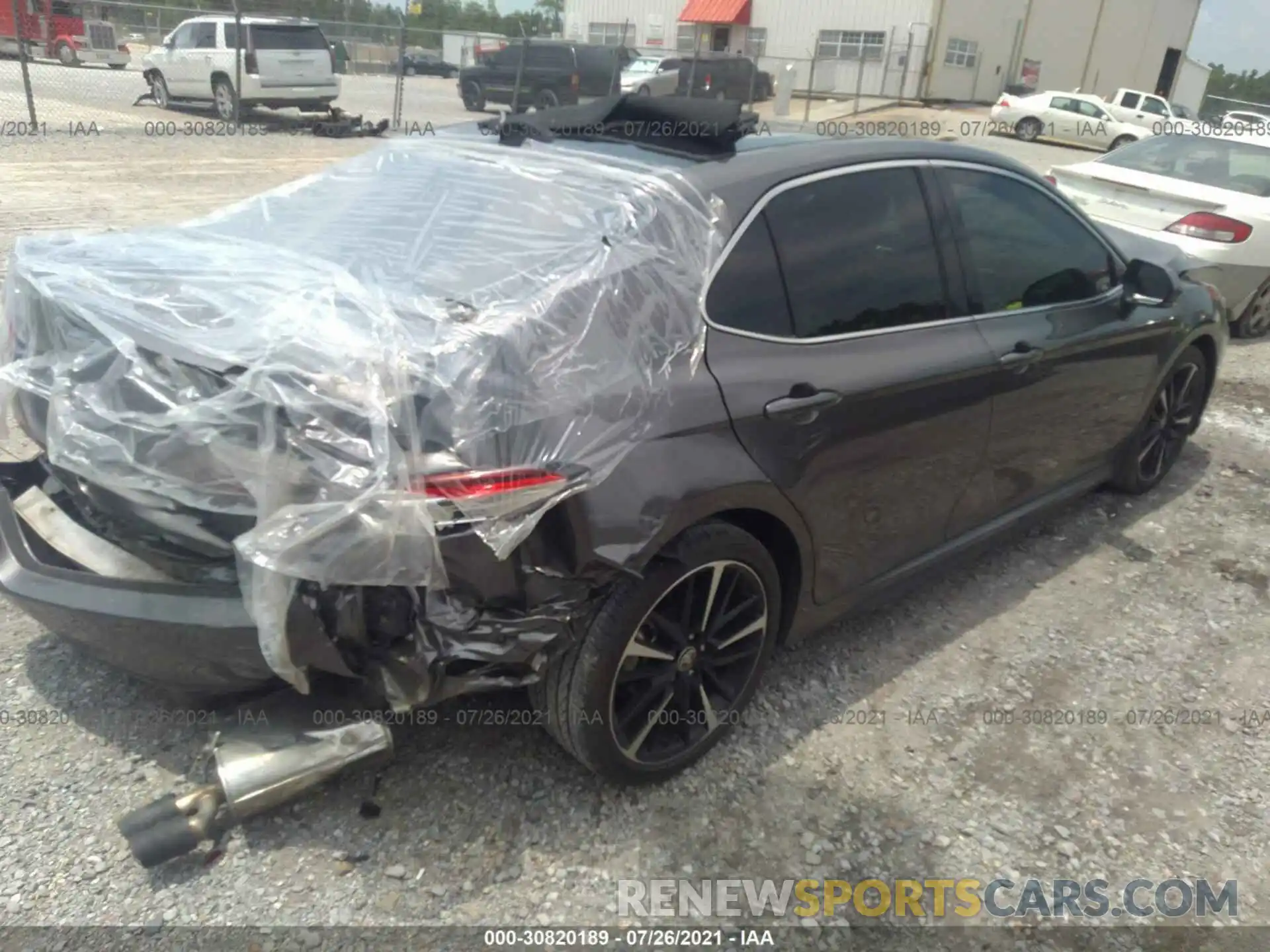 4 Photograph of a damaged car 4T1K61AK2LU978893 TOYOTA CAMRY 2020