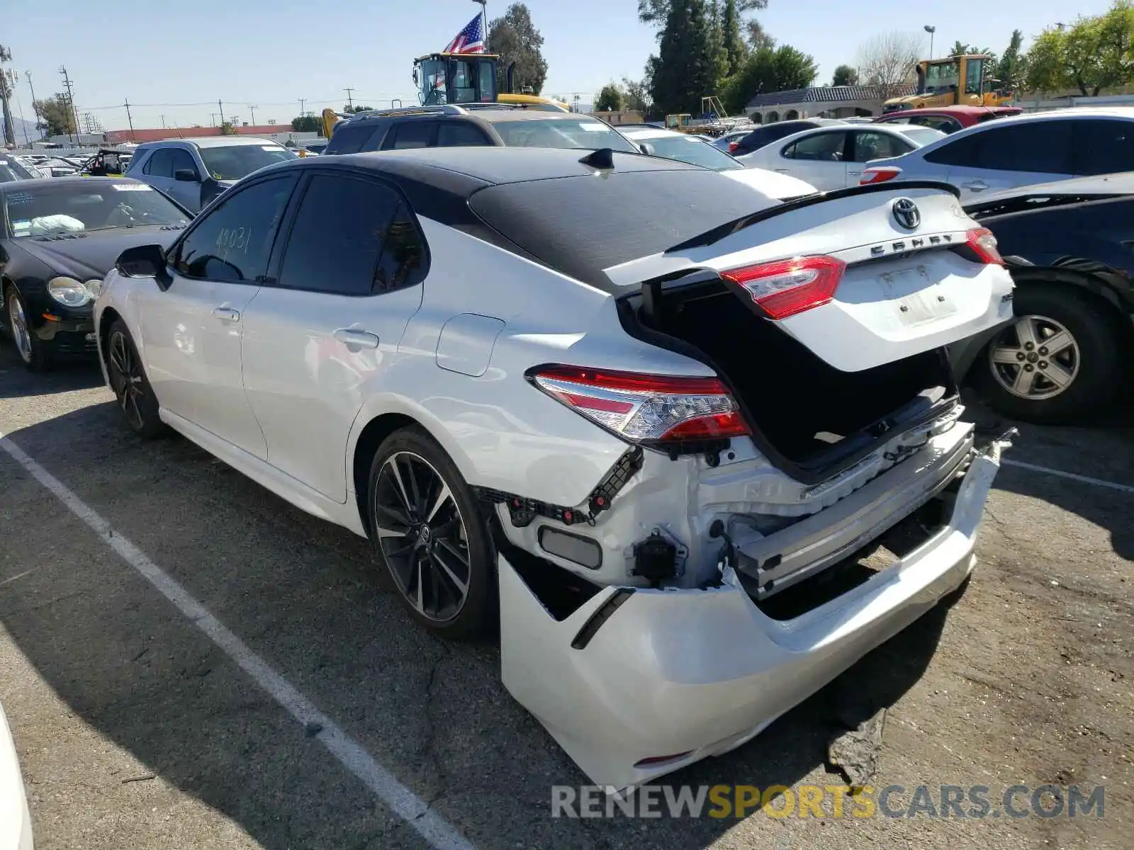 3 Photograph of a damaged car 4T1K61AK3LU302274 TOYOTA CAMRY 2020