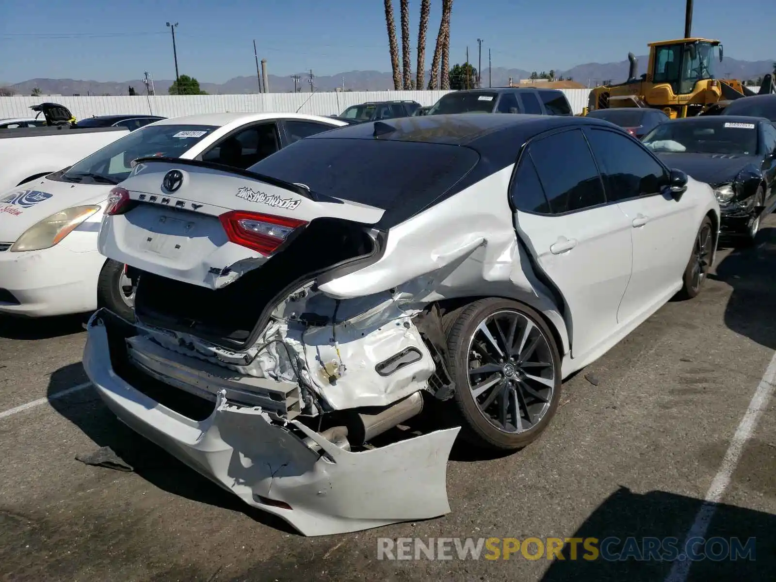 4 Photograph of a damaged car 4T1K61AK3LU302274 TOYOTA CAMRY 2020