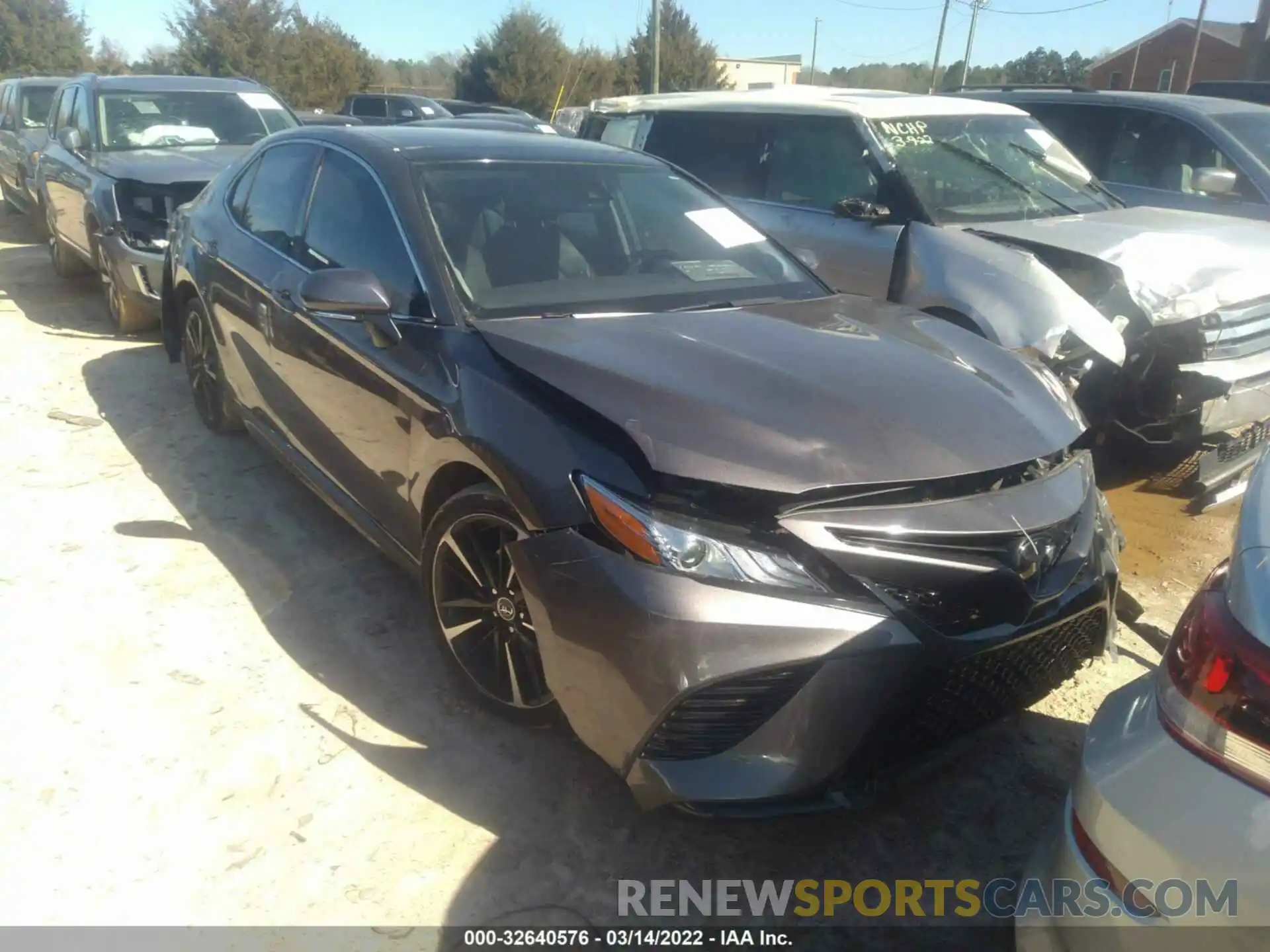 1 Photograph of a damaged car 4T1K61AK3LU310519 TOYOTA CAMRY 2020