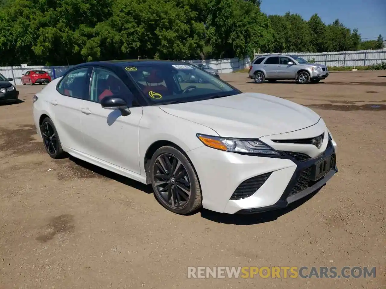 1 Photograph of a damaged car 4T1K61AK3LU315946 TOYOTA CAMRY 2020