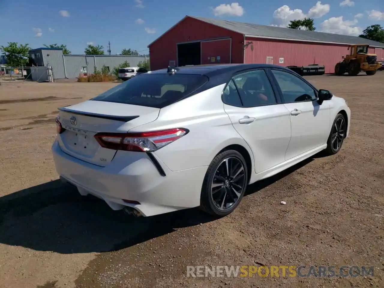 4 Photograph of a damaged car 4T1K61AK3LU315946 TOYOTA CAMRY 2020