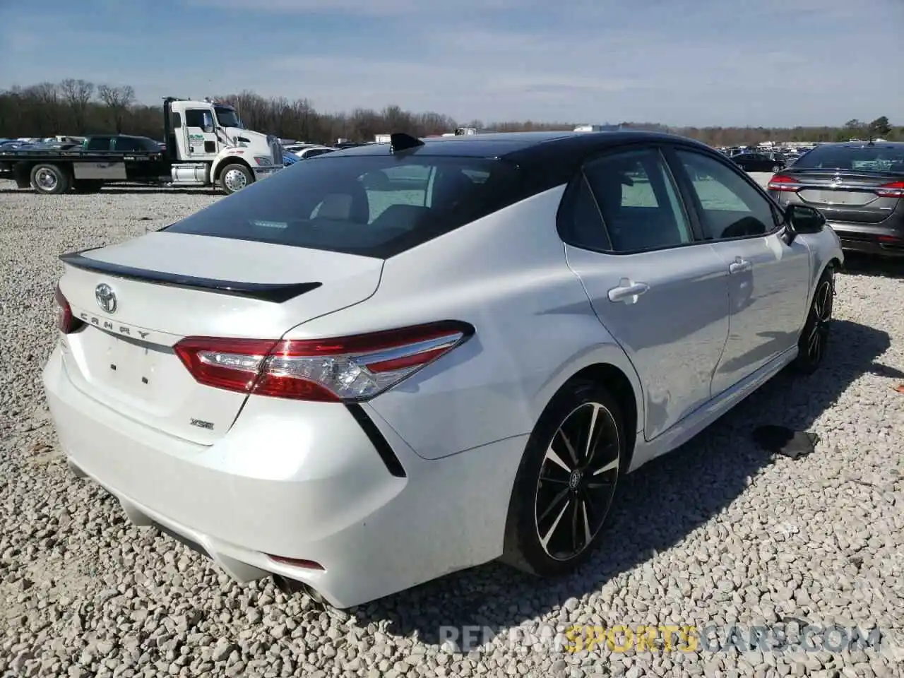 4 Photograph of a damaged car 4T1K61AK3LU322735 TOYOTA CAMRY 2020