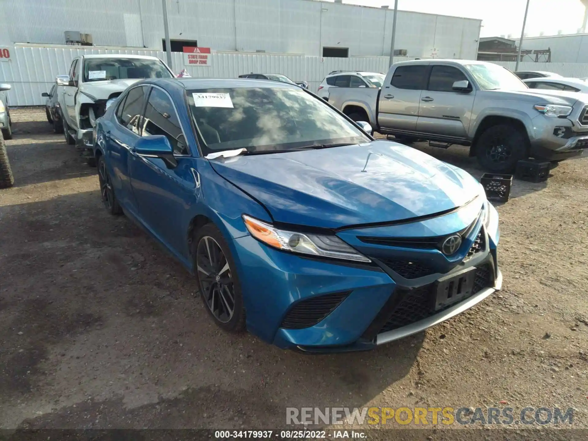 1 Photograph of a damaged car 4T1K61AK3LU323867 TOYOTA CAMRY 2020