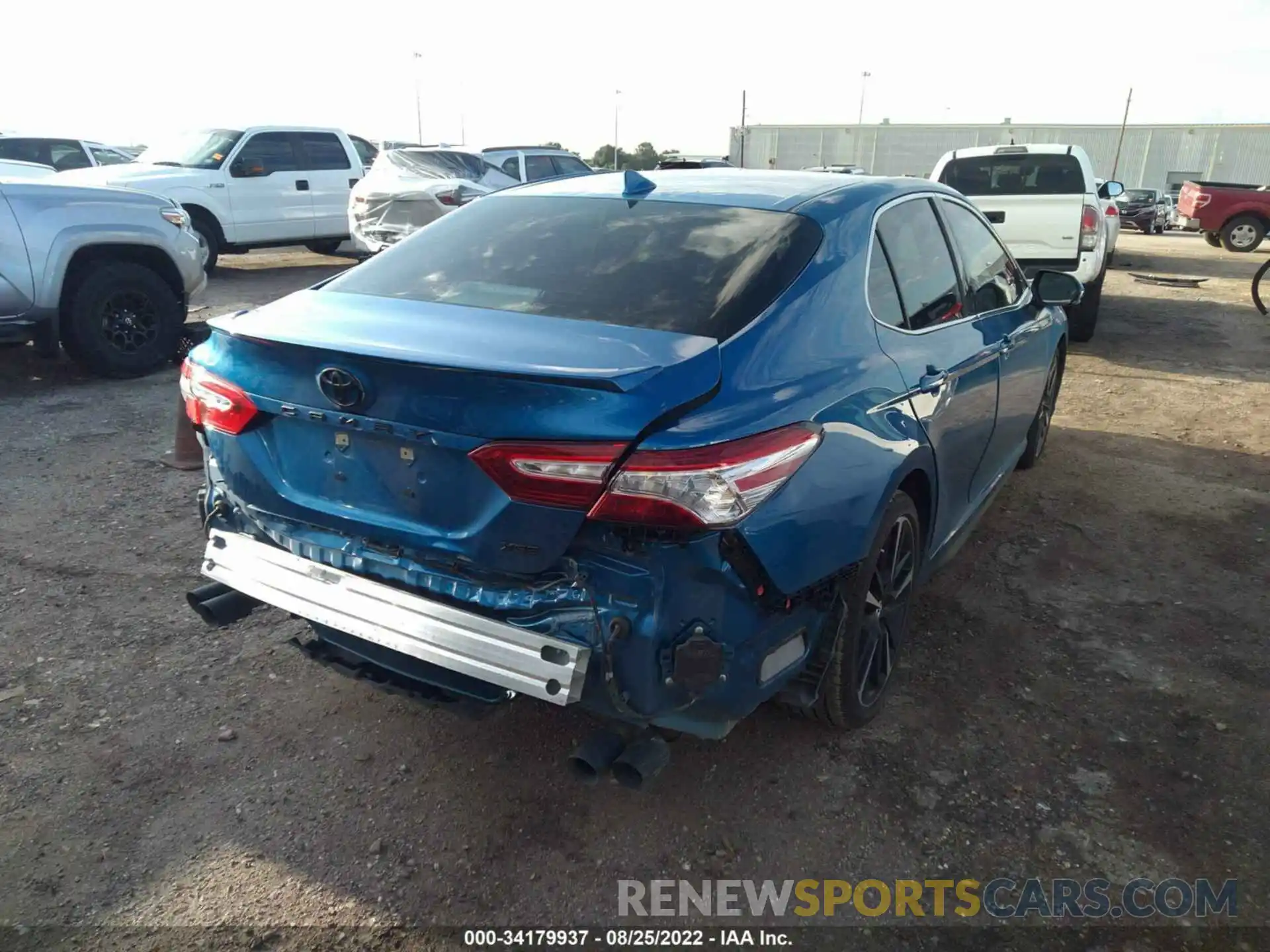 4 Photograph of a damaged car 4T1K61AK3LU323867 TOYOTA CAMRY 2020