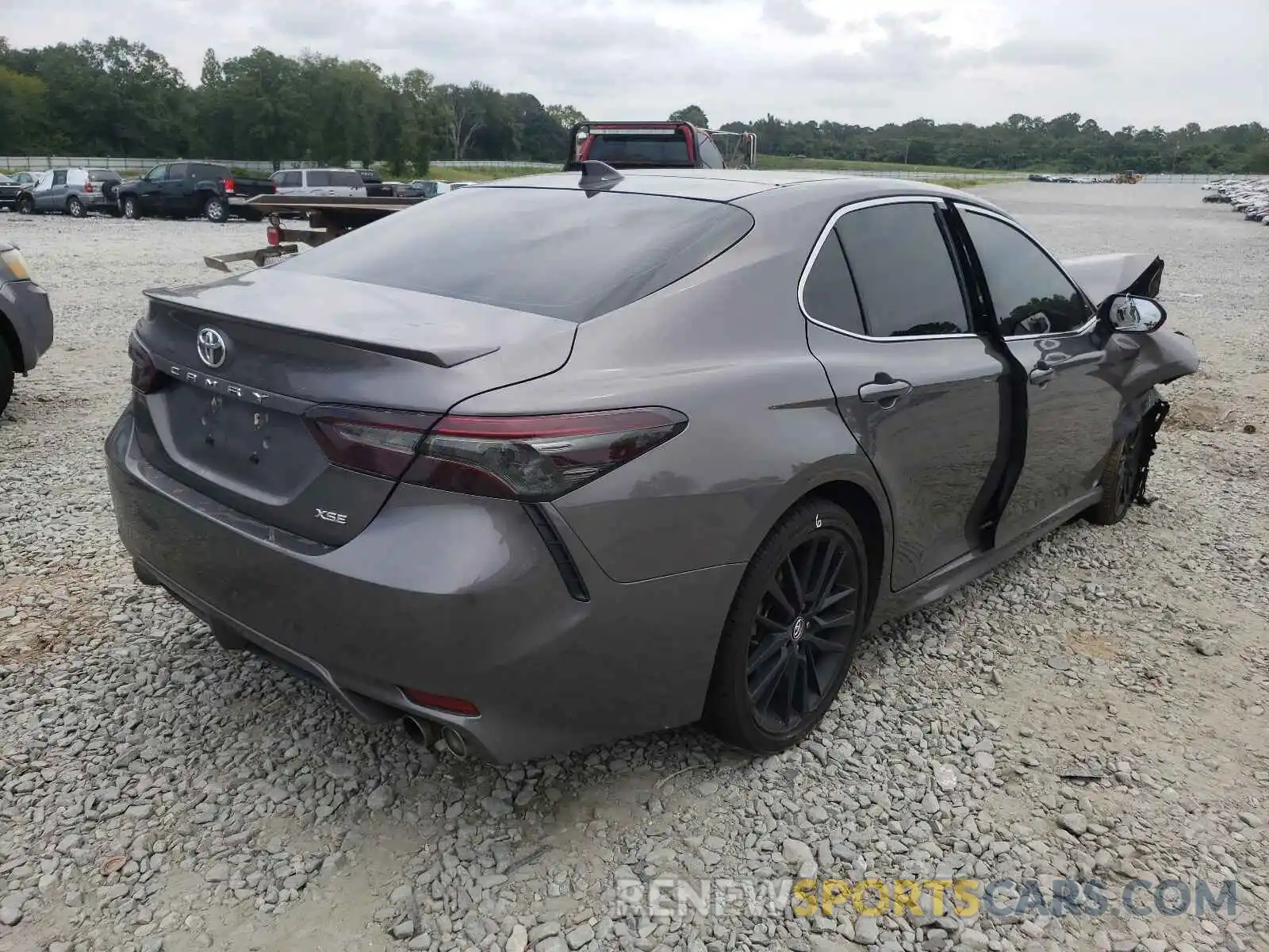 4 Photograph of a damaged car 4T1K61AK3LU323965 TOYOTA CAMRY 2020