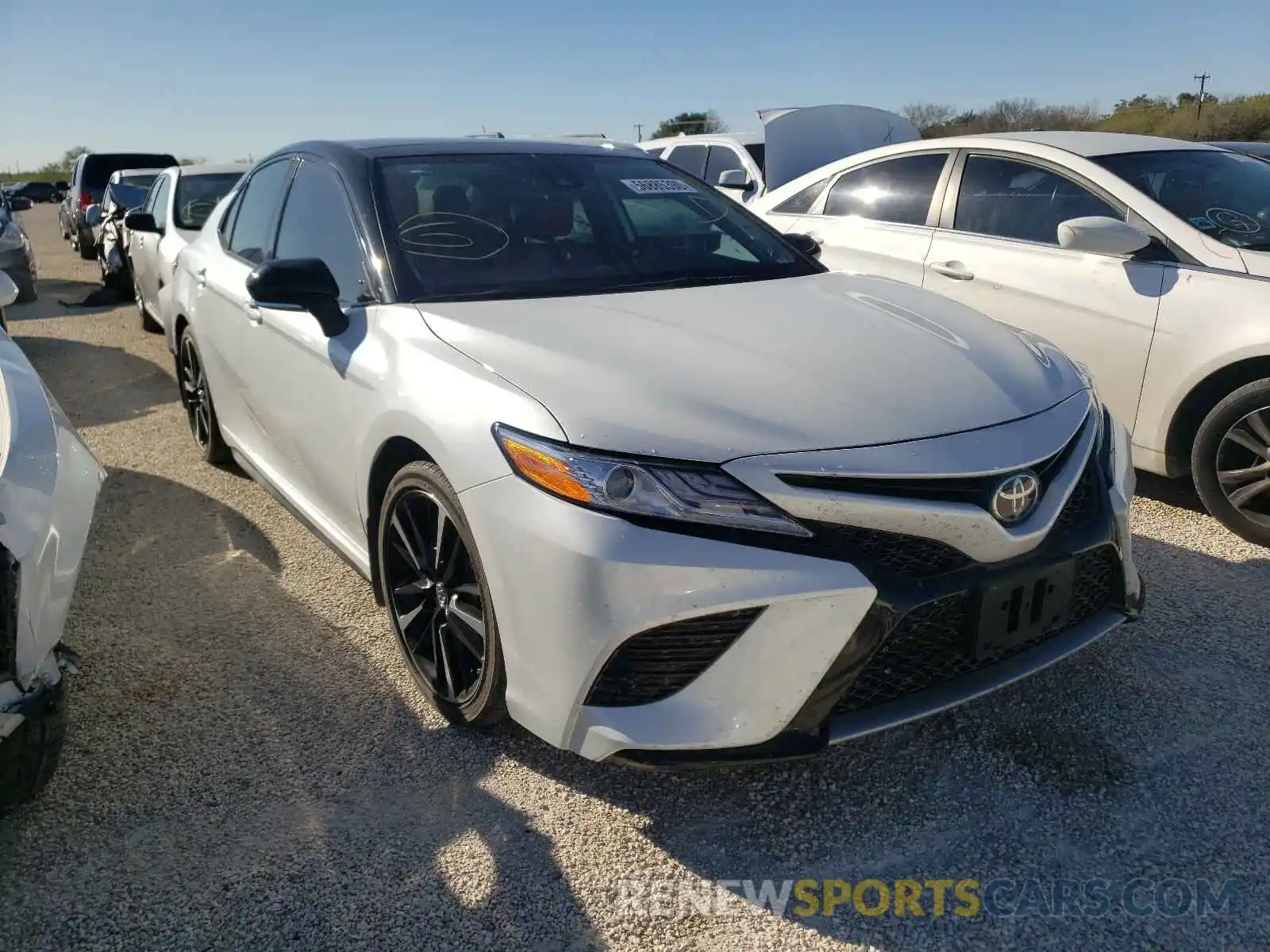 1 Photograph of a damaged car 4T1K61AK3LU324386 TOYOTA CAMRY 2020