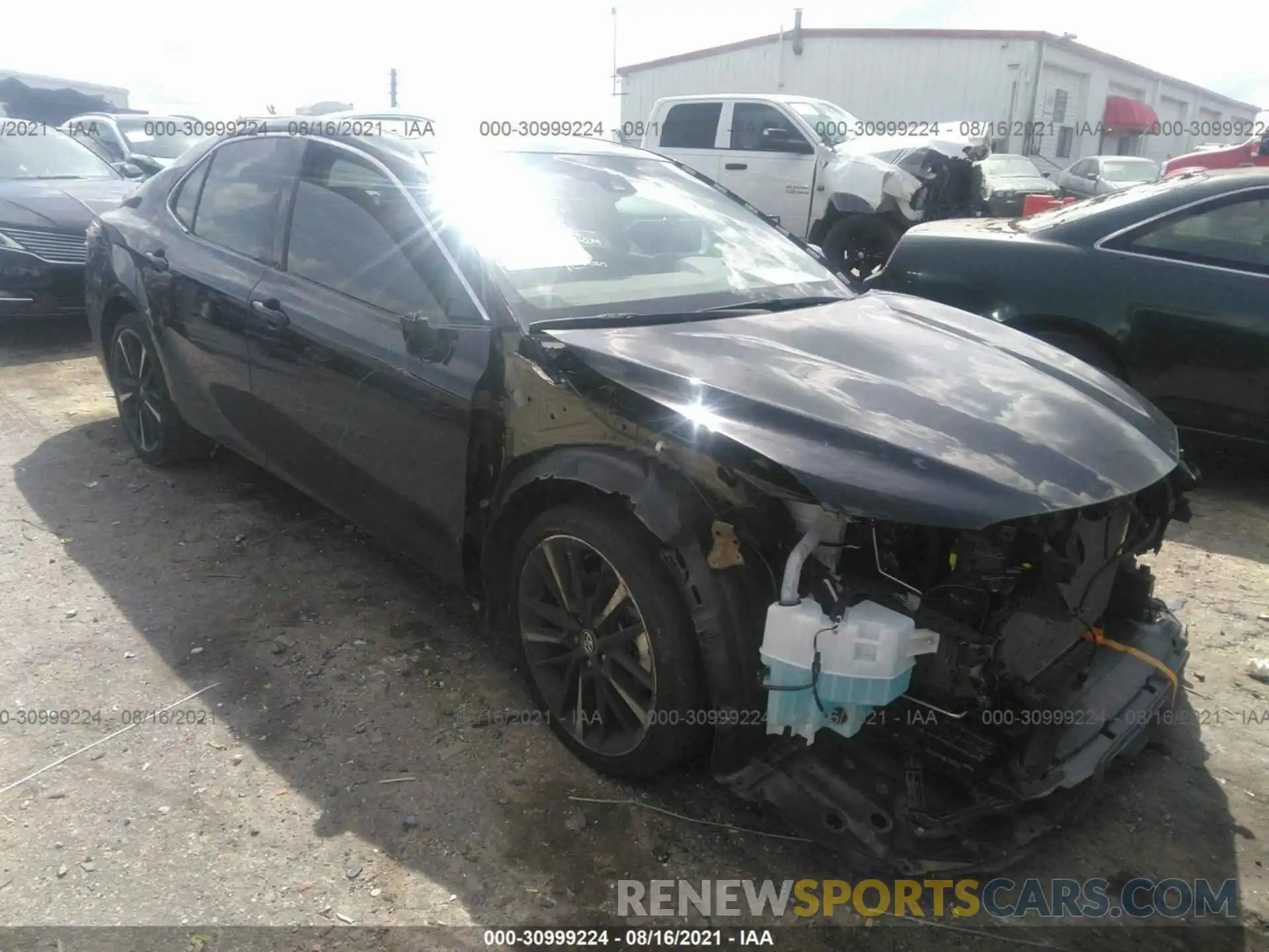 1 Photograph of a damaged car 4T1K61AK3LU330740 TOYOTA CAMRY 2020