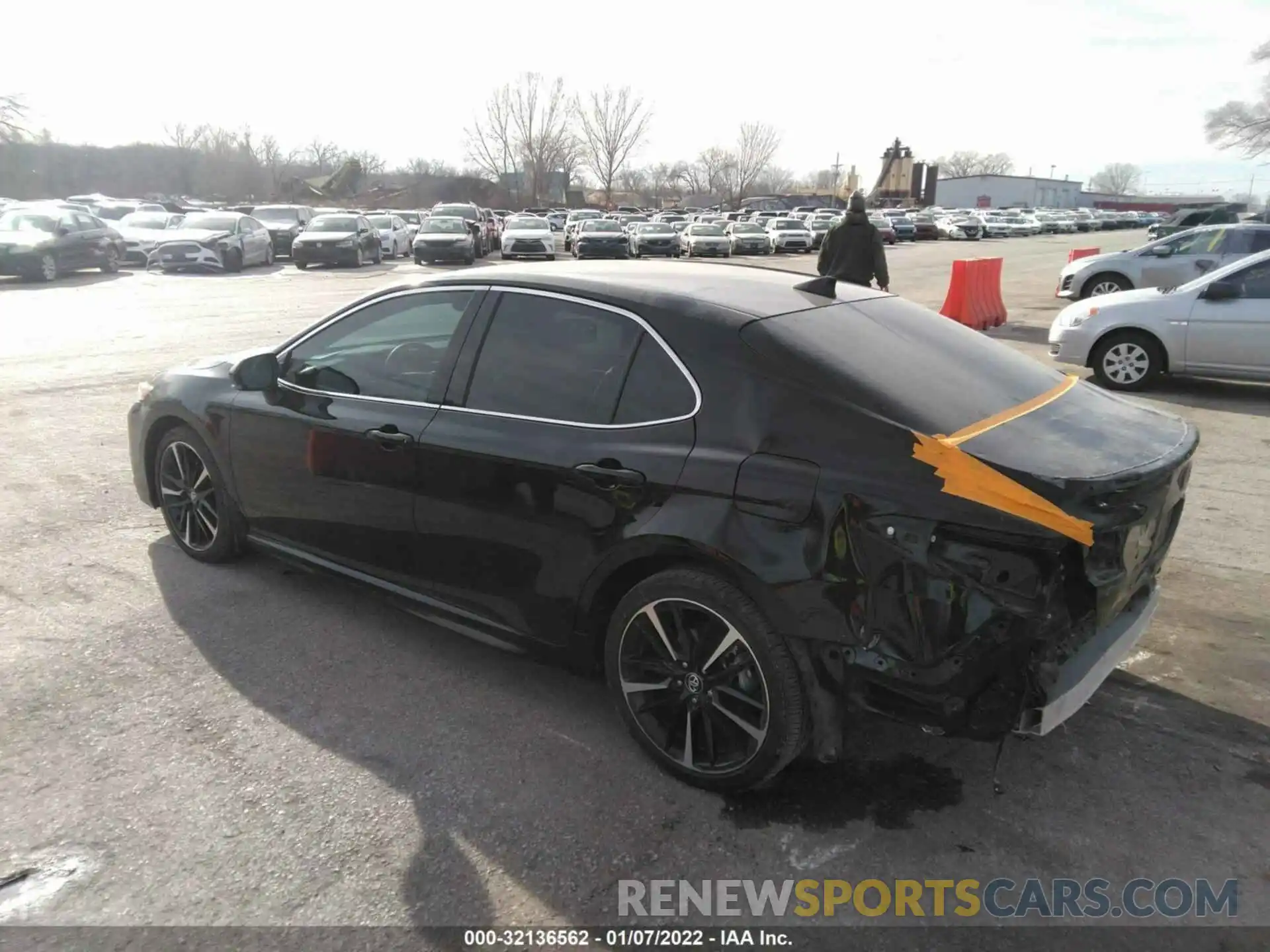 3 Photograph of a damaged car 4T1K61AK3LU334920 TOYOTA CAMRY 2020