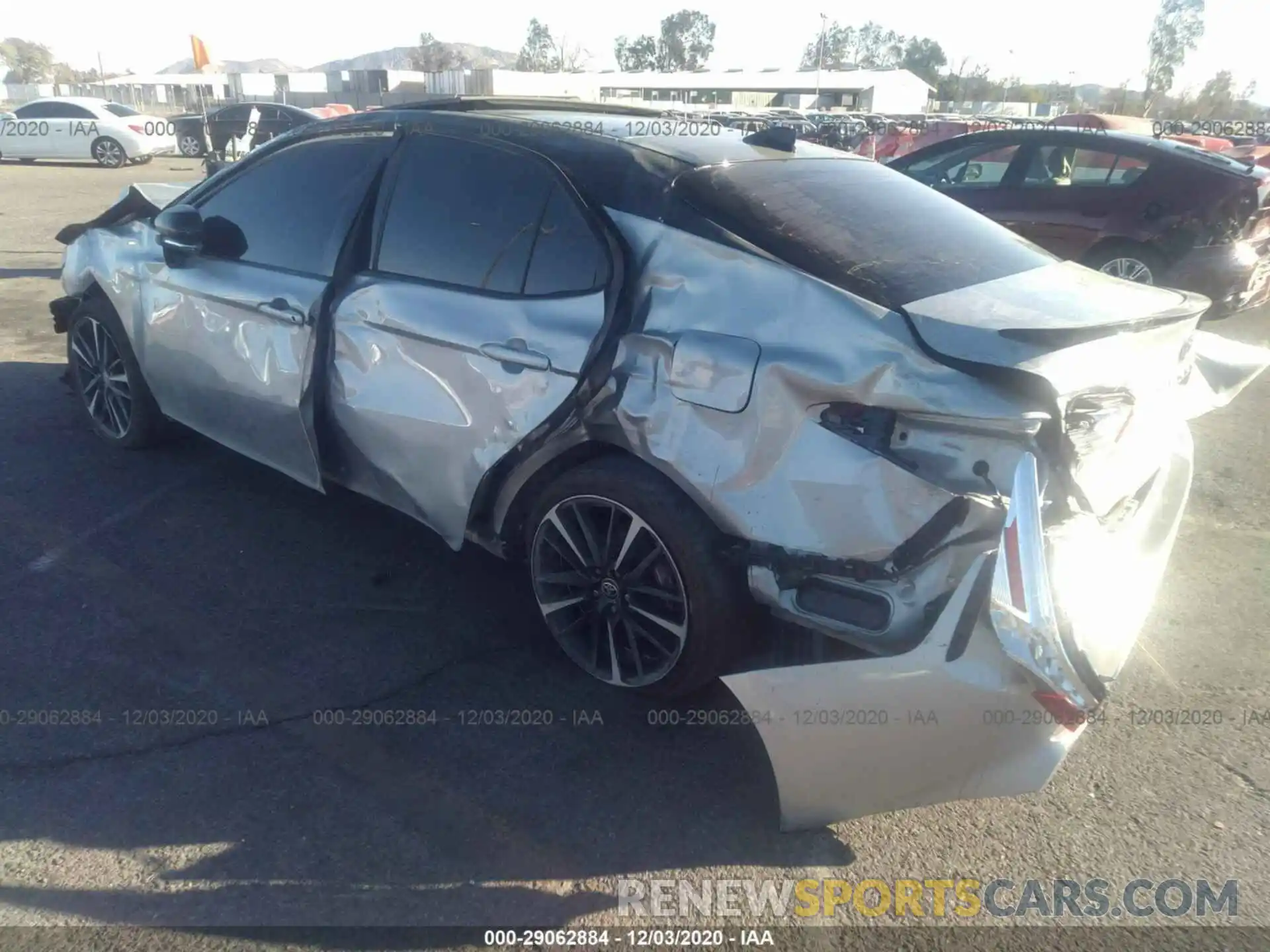 3 Photograph of a damaged car 4T1K61AK3LU363446 TOYOTA CAMRY 2020