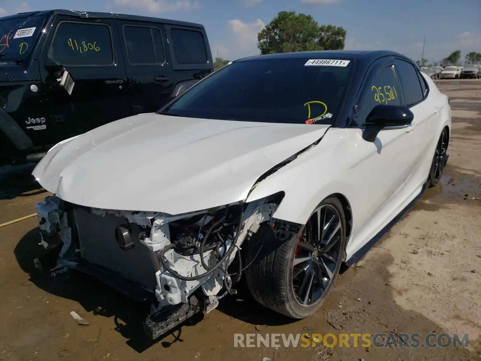 2 Photograph of a damaged car 4T1K61AK3LU370476 TOYOTA CAMRY 2020