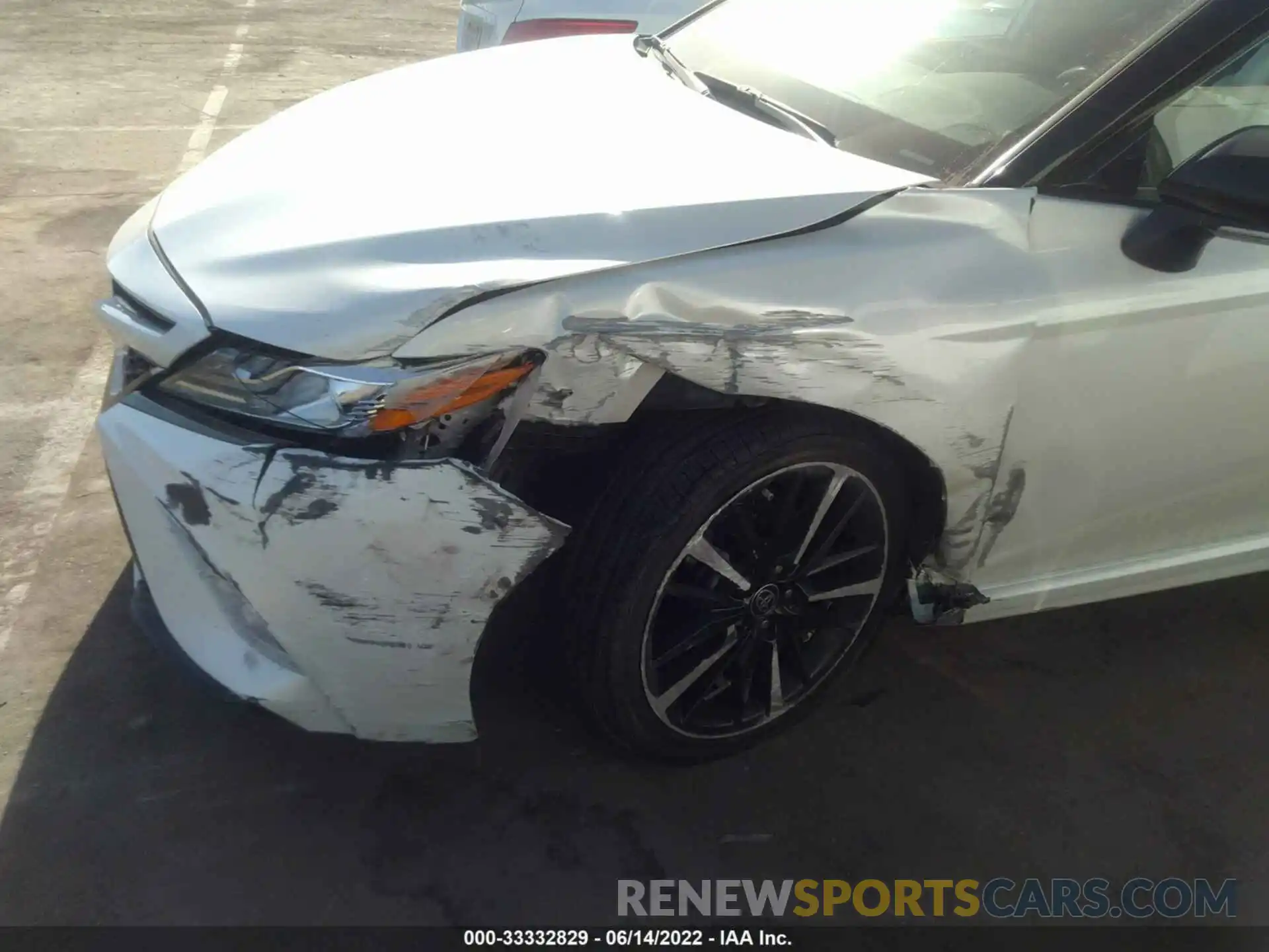 6 Photograph of a damaged car 4T1K61AK3LU373653 TOYOTA CAMRY 2020