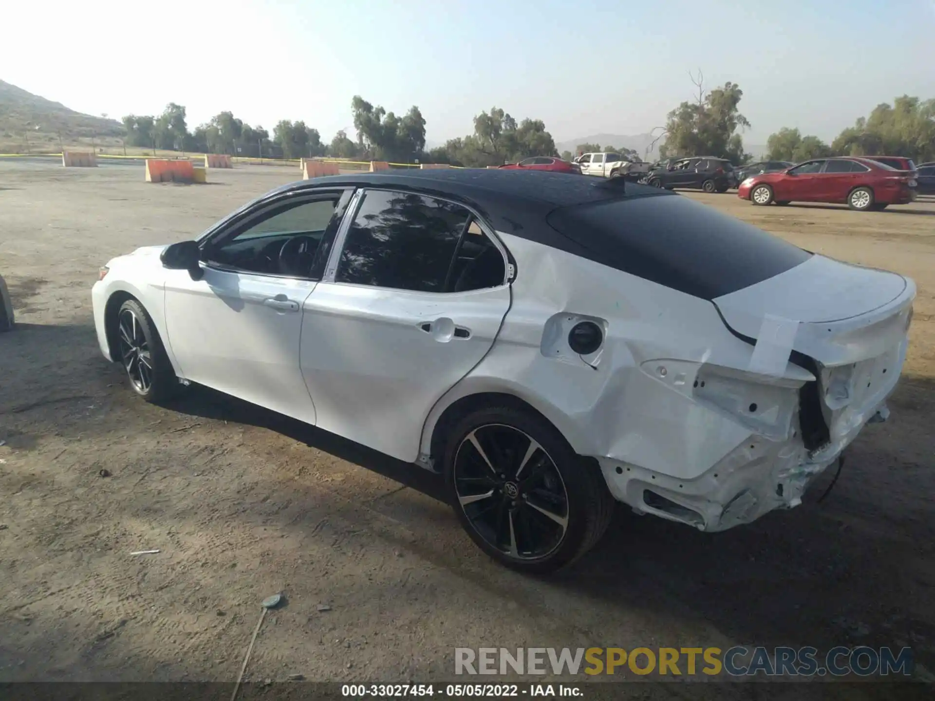 3 Photograph of a damaged car 4T1K61AK3LU375192 TOYOTA CAMRY 2020