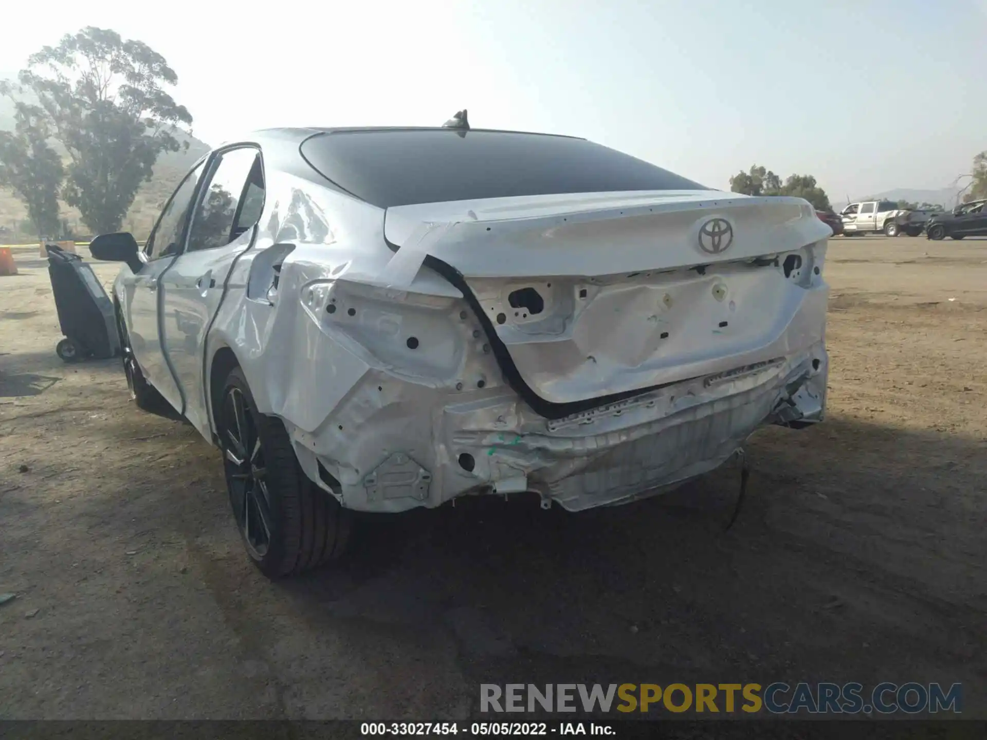 6 Photograph of a damaged car 4T1K61AK3LU375192 TOYOTA CAMRY 2020