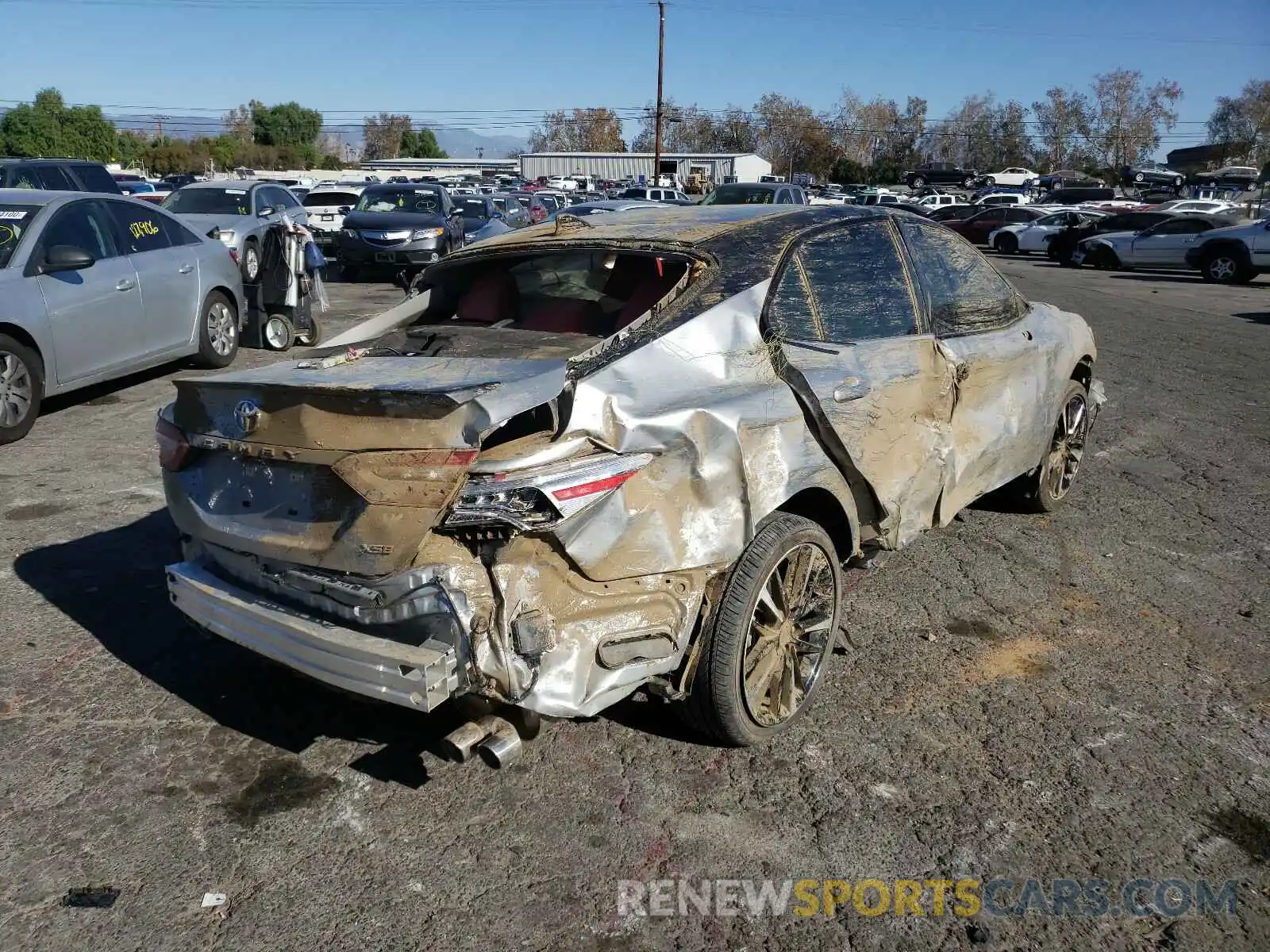 4 Photograph of a damaged car 4T1K61AK3LU386693 TOYOTA CAMRY 2020