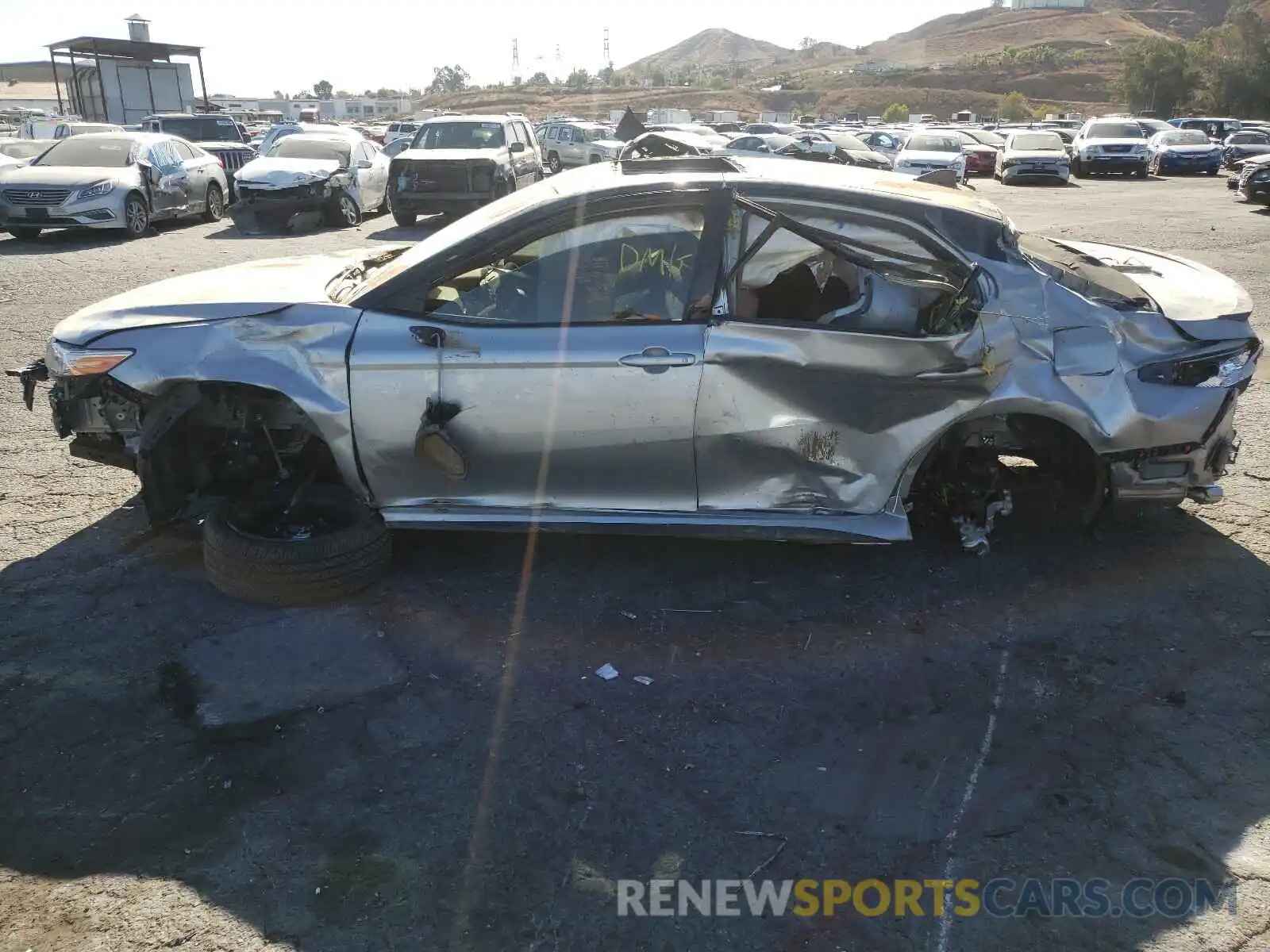 9 Photograph of a damaged car 4T1K61AK3LU386693 TOYOTA CAMRY 2020