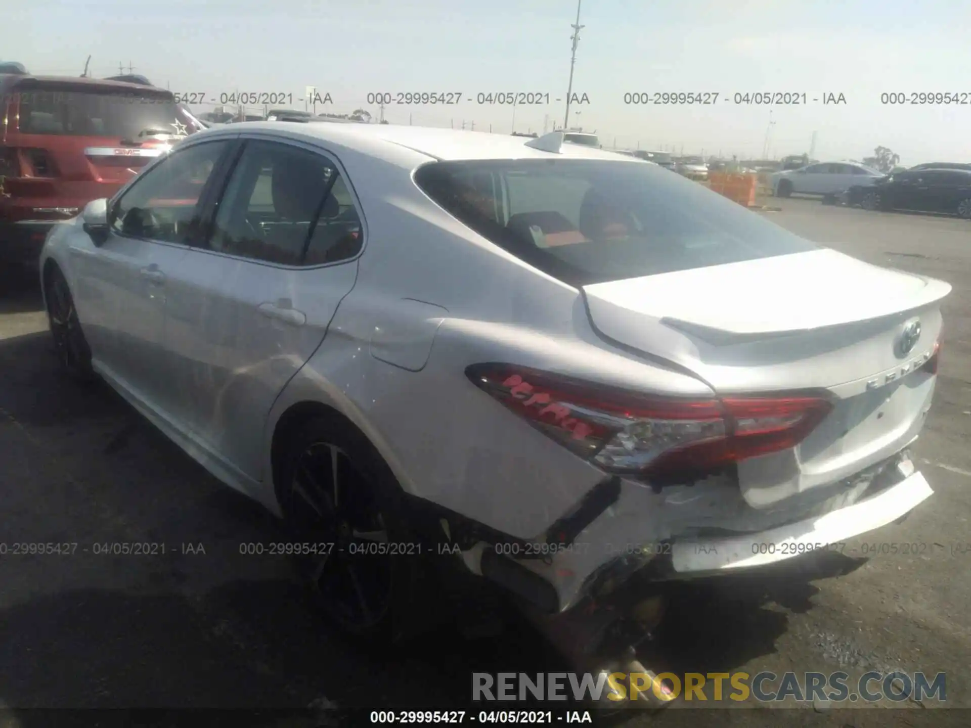 3 Photograph of a damaged car 4T1K61AK3LU500952 TOYOTA CAMRY 2020