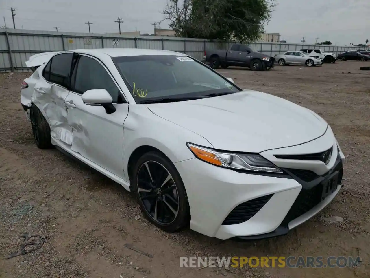 1 Photograph of a damaged car 4T1K61AK3LU502653 TOYOTA CAMRY 2020