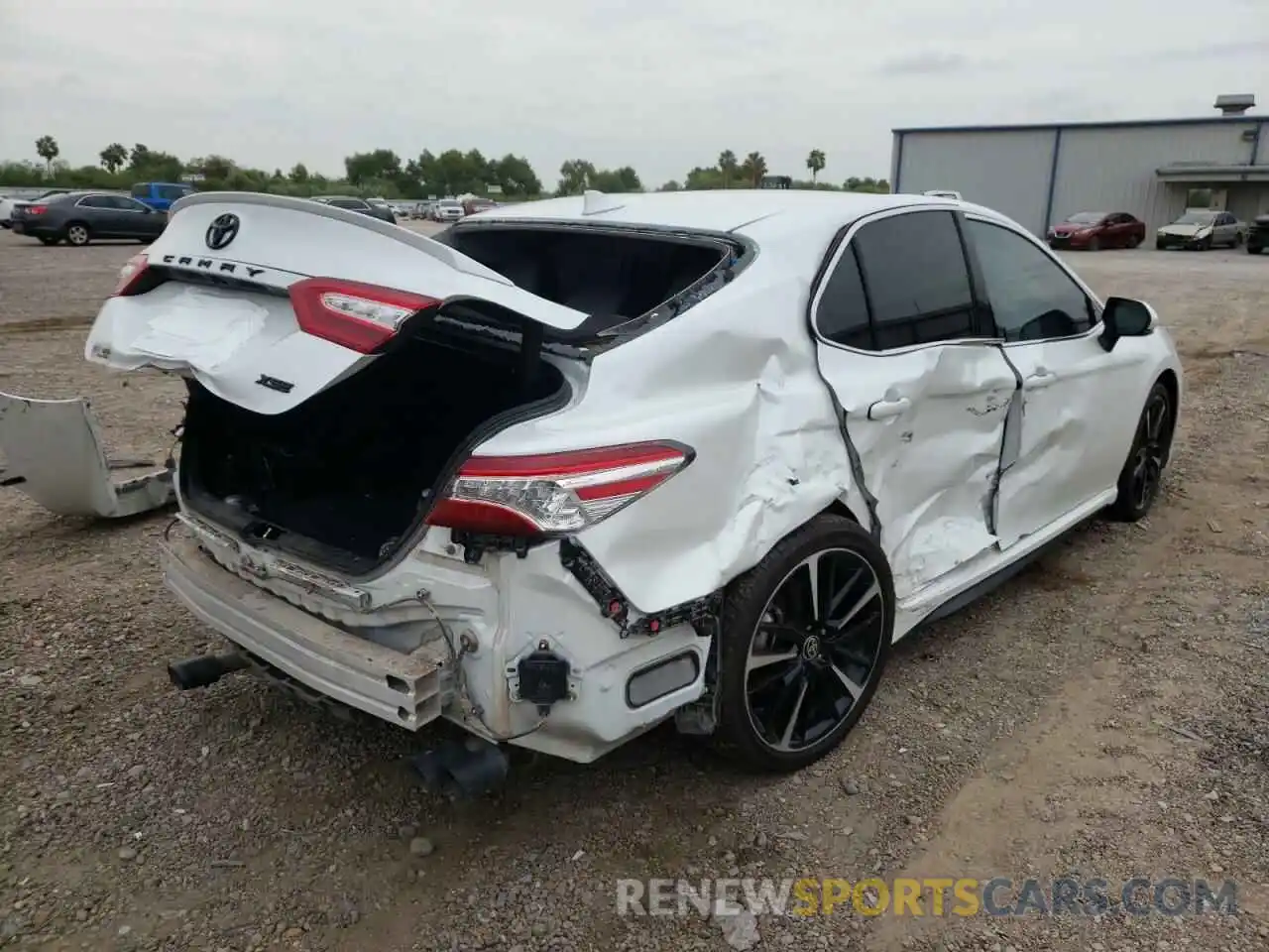 4 Photograph of a damaged car 4T1K61AK3LU502653 TOYOTA CAMRY 2020