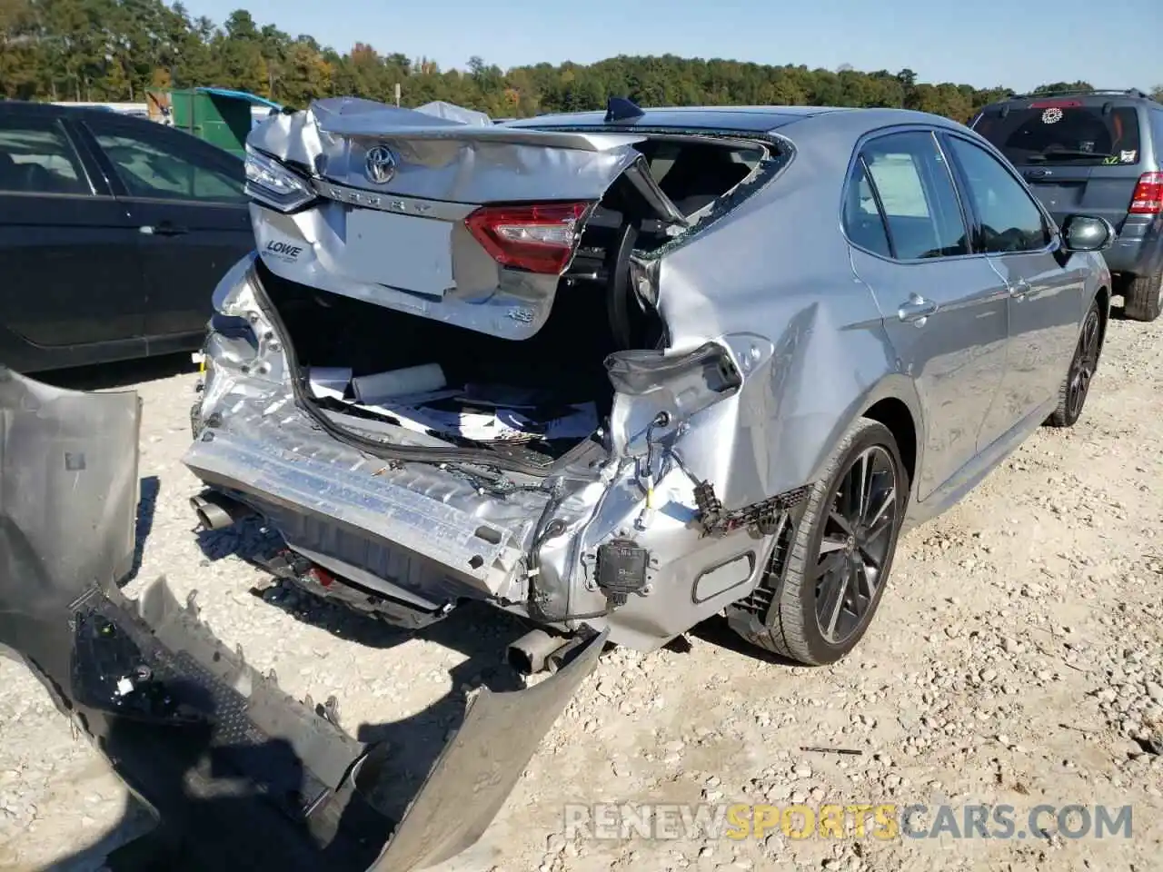 4 Photograph of a damaged car 4T1K61AK3LU504774 TOYOTA CAMRY 2020