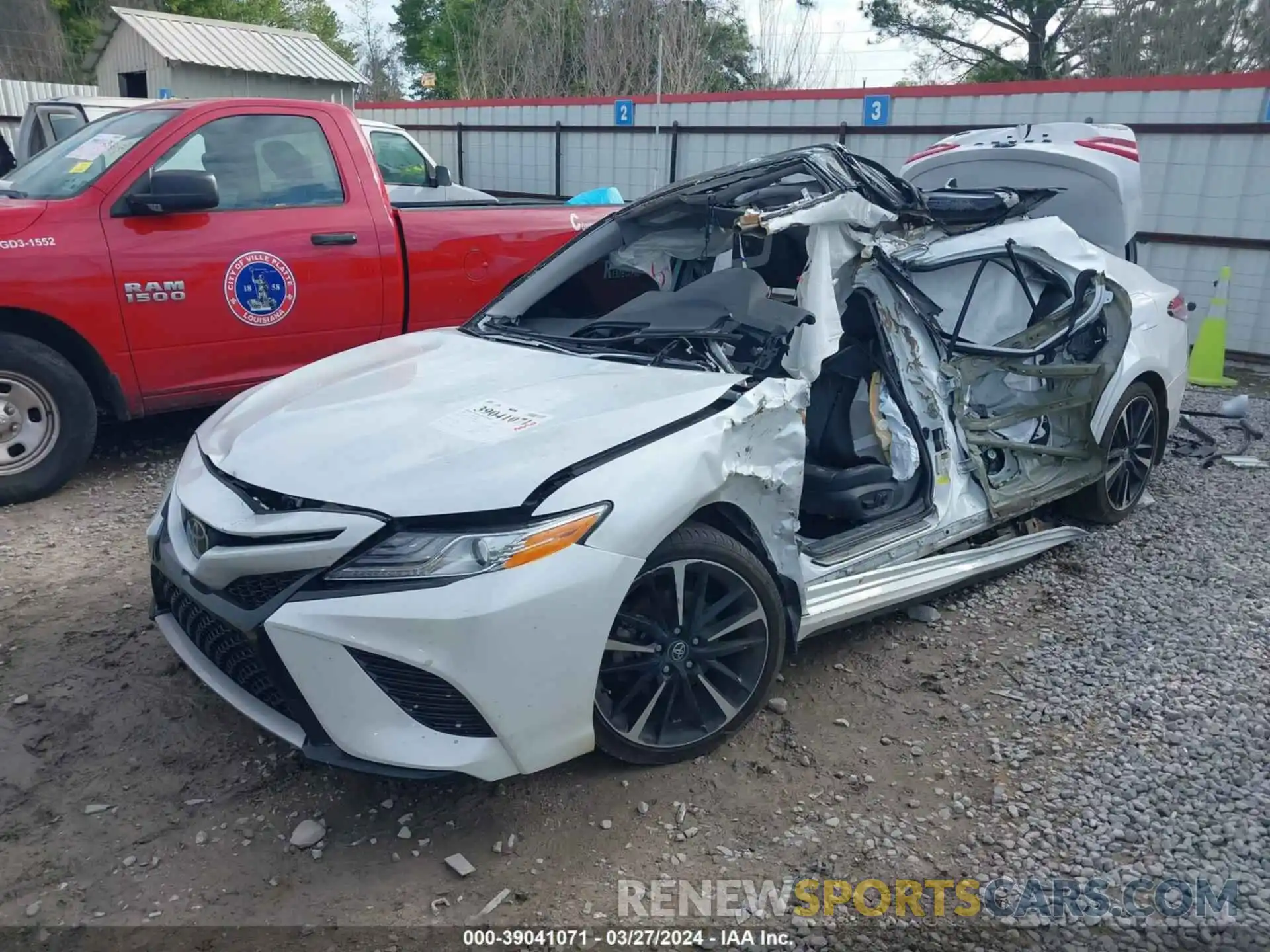 2 Photograph of a damaged car 4T1K61AK3LU872064 TOYOTA CAMRY 2020