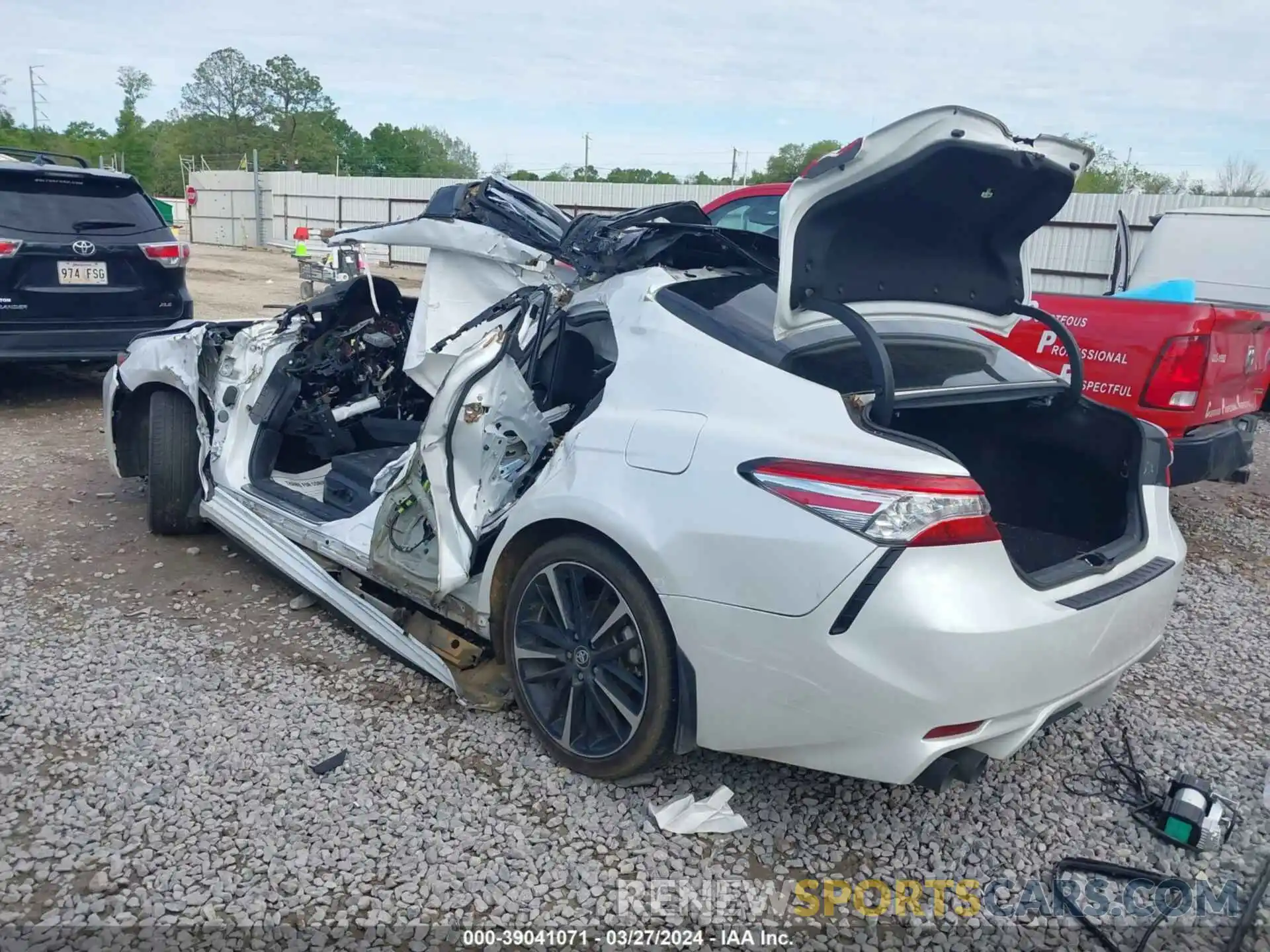 3 Photograph of a damaged car 4T1K61AK3LU872064 TOYOTA CAMRY 2020