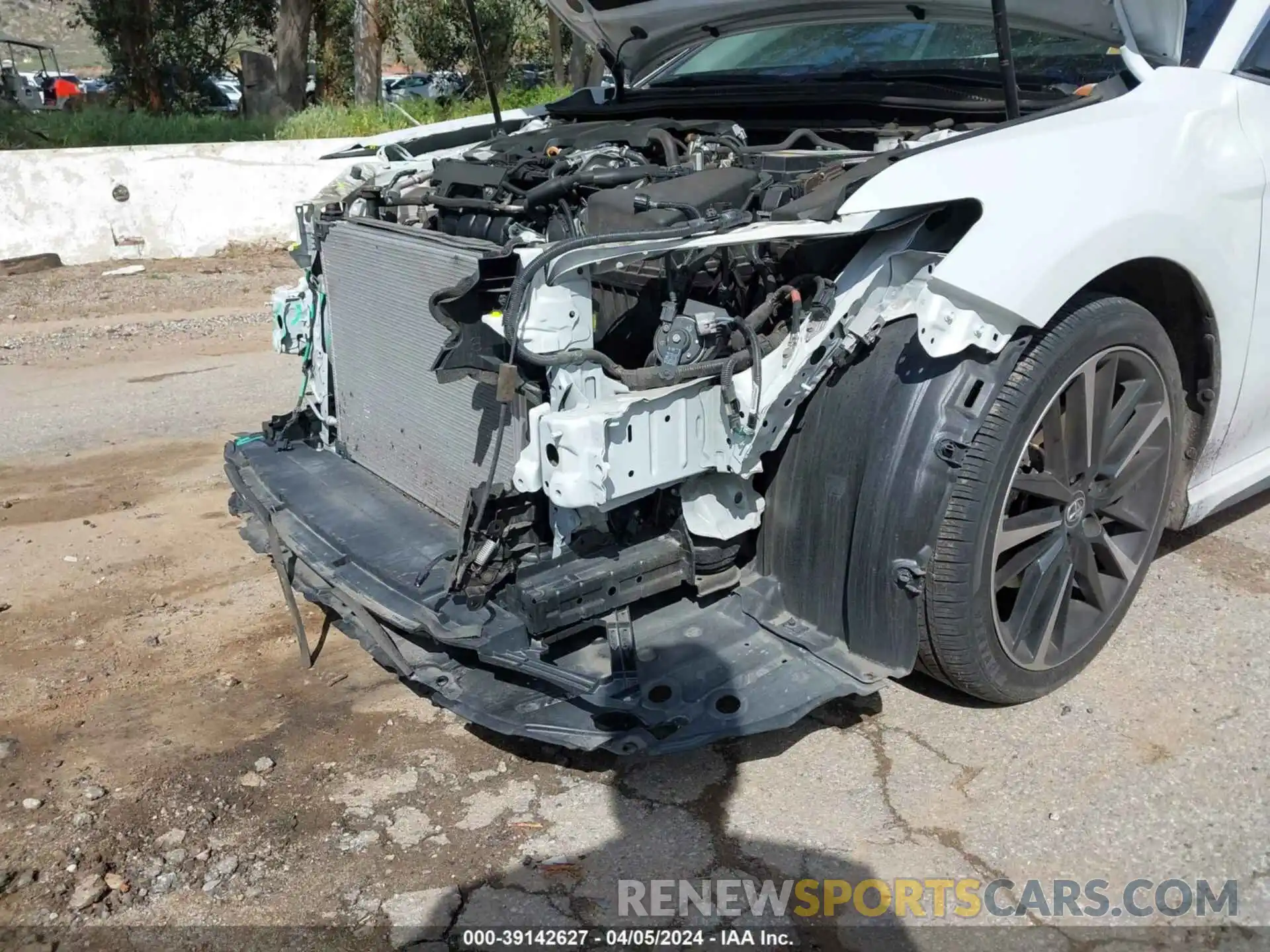 20 Photograph of a damaged car 4T1K61AK3LU886417 TOYOTA CAMRY 2020