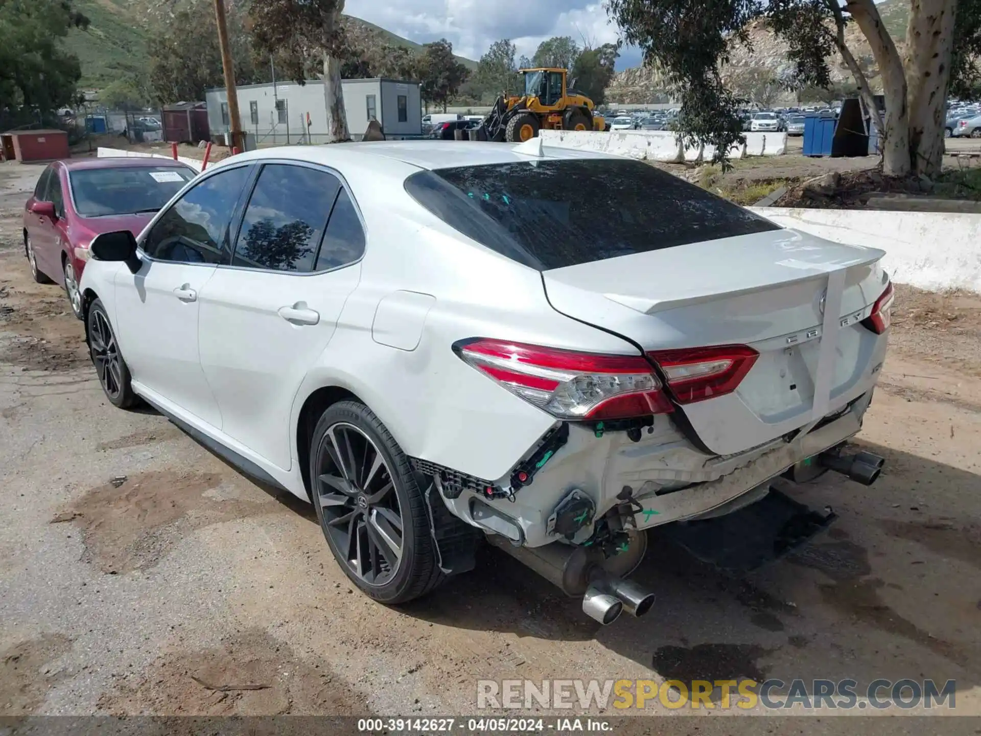 3 Photograph of a damaged car 4T1K61AK3LU886417 TOYOTA CAMRY 2020